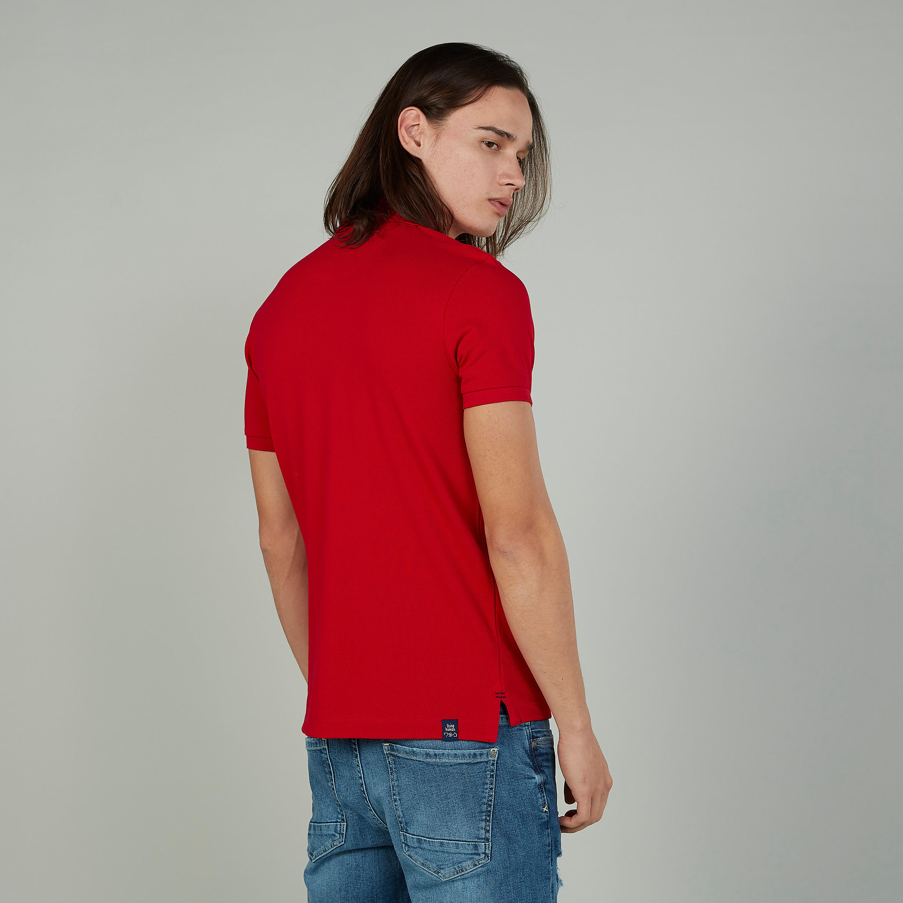 تيشيرت مطرّز بياقة بولو وأكمام قصيرة من بيينج هيومان-men-clothing-tshirtsandpolos-polos-image-4