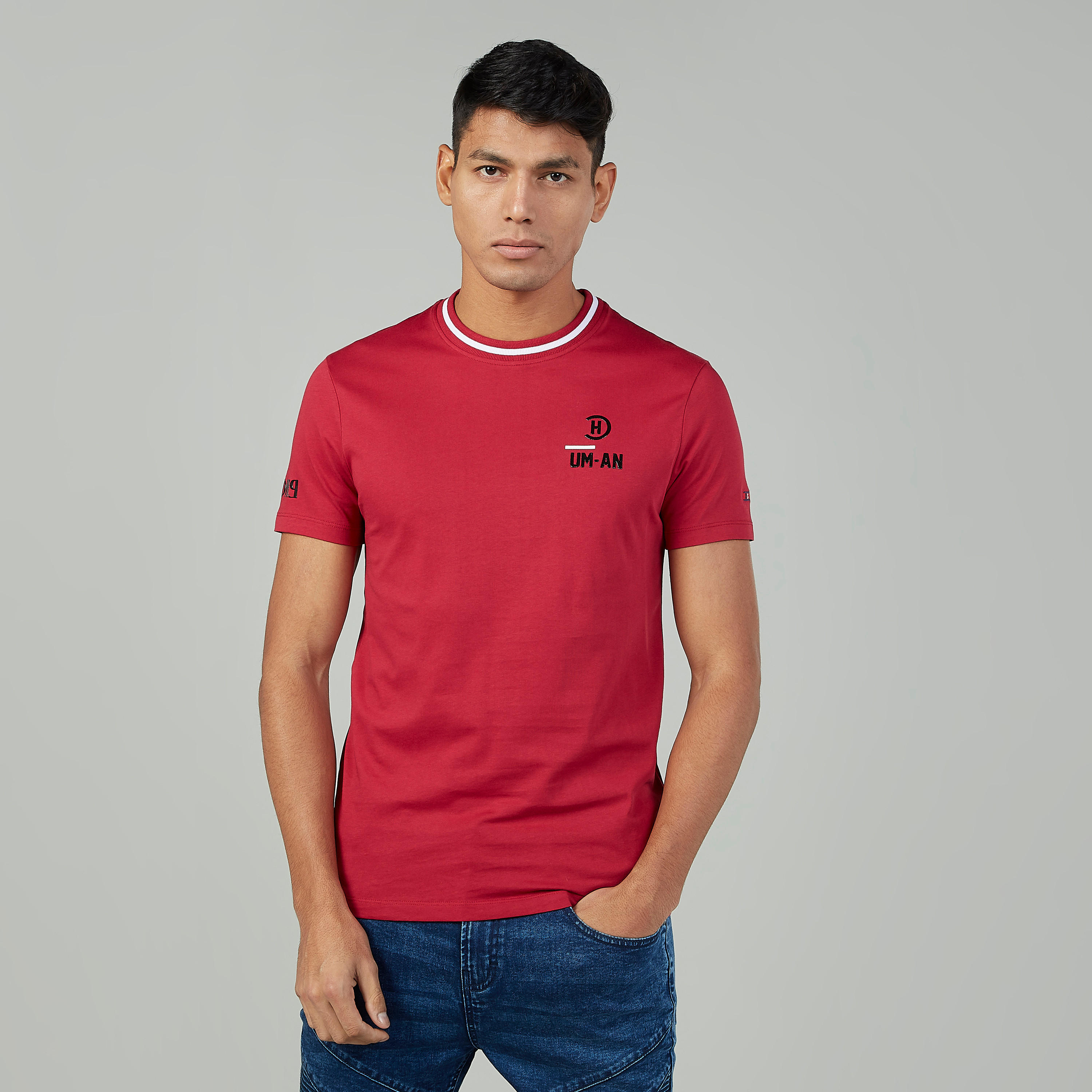 تيشيرت بياقة مستديرة وأكمام قصيرة وطبعات بيينج هيومان-men-clothing-tshirtsandpolos-tshirts-image-1