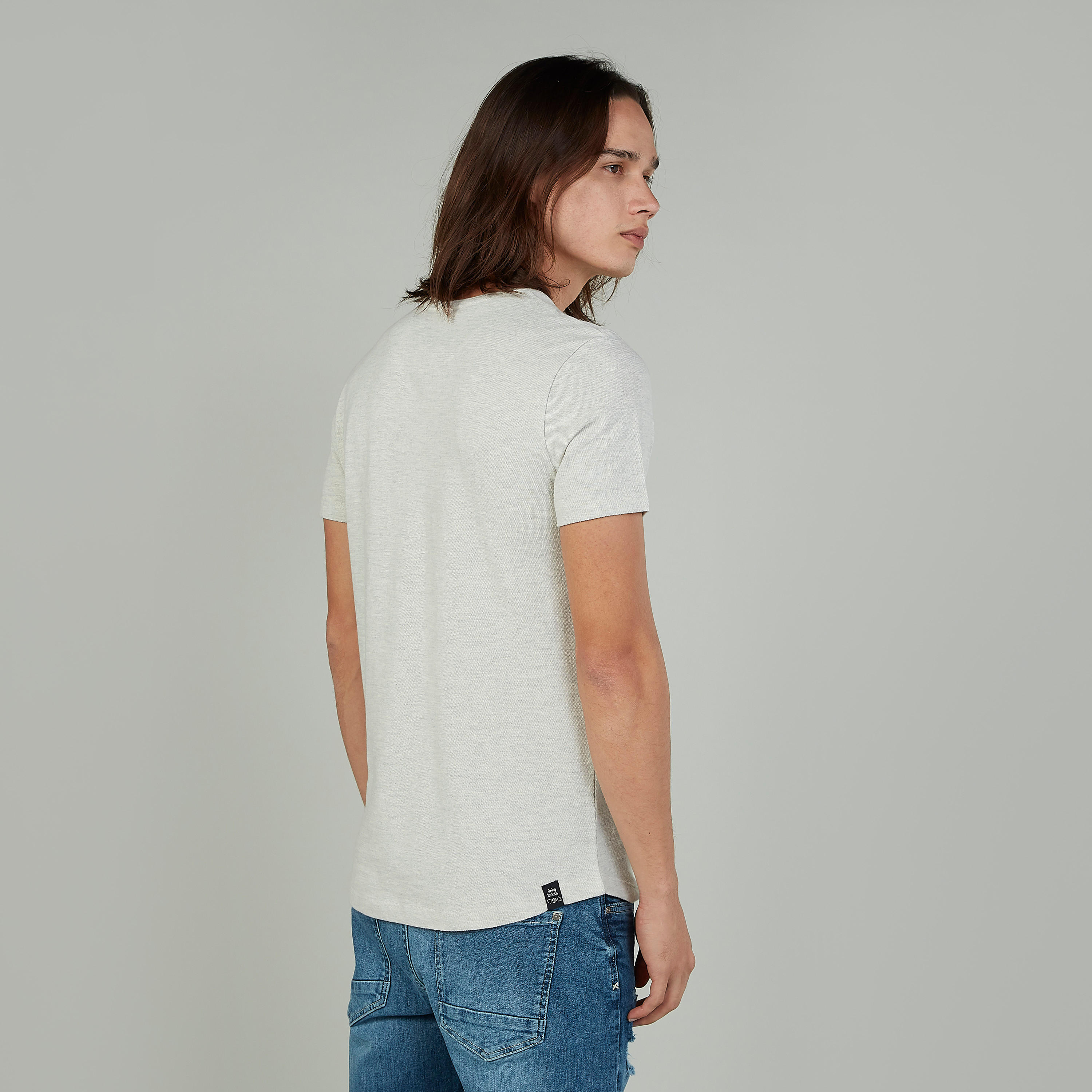 تيشيرت بياقة ضيّقة وأكمام قصيرة وطبعات بيينج هيومان-men-clothing-tshirtsandpolos-tshirts-image-4