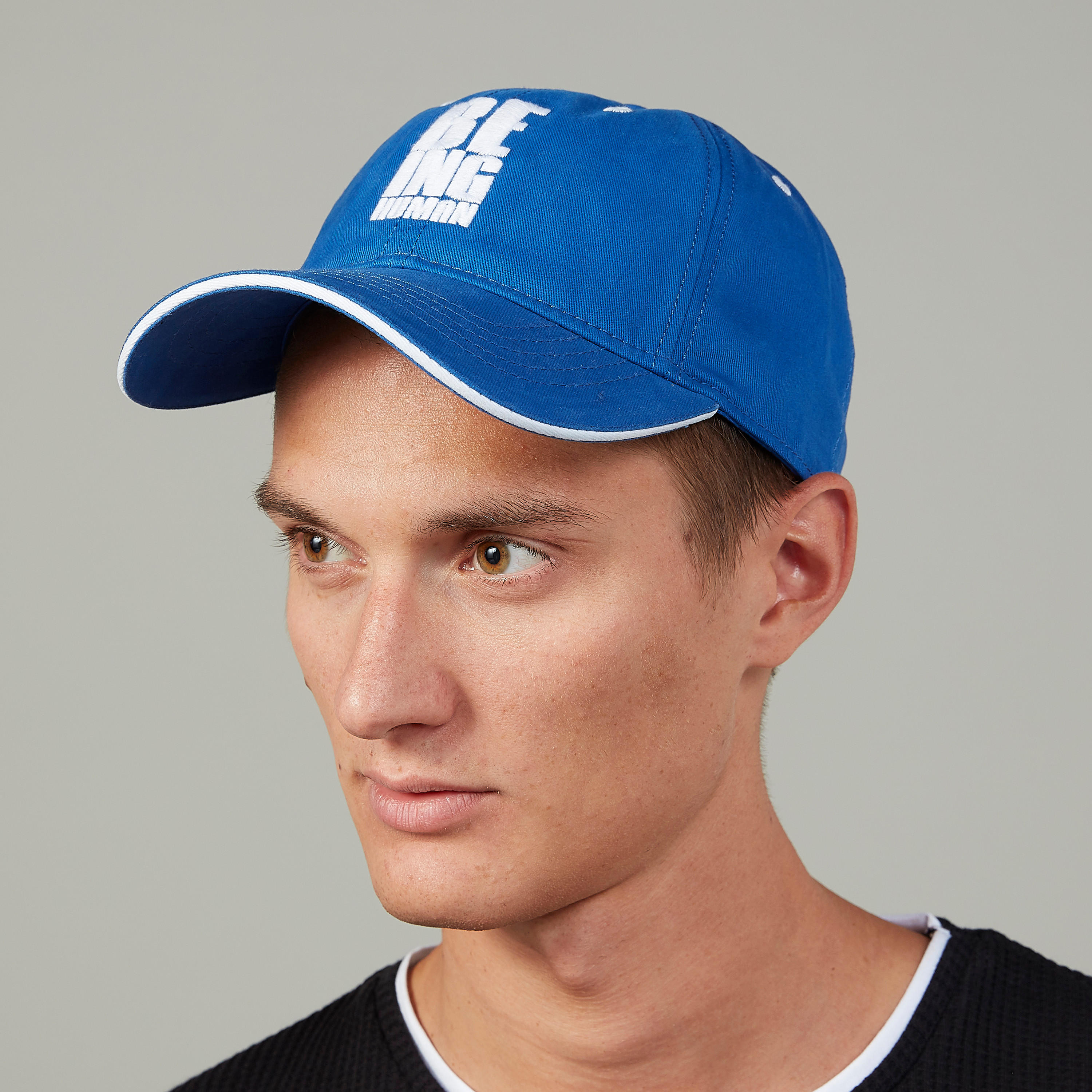 قبعة كاب بإبزيم إغلاق وطبعات بيينج هيومان-men-caps-image-3