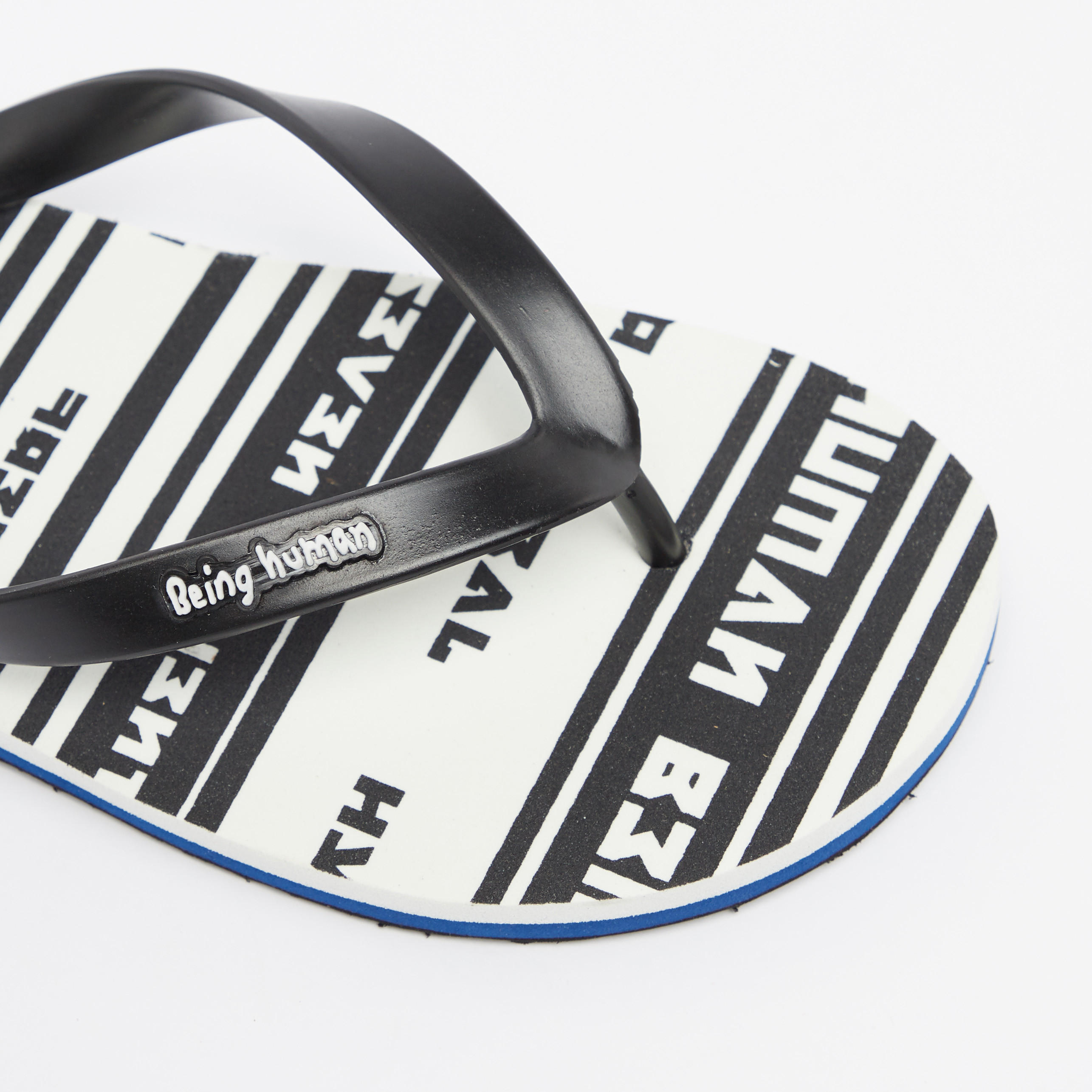 شبشب فليب فلوب بأحزمة بارزة الملمس وطبعات بيينج هيومان-men-shoes-flipflopsandslides-image-3
