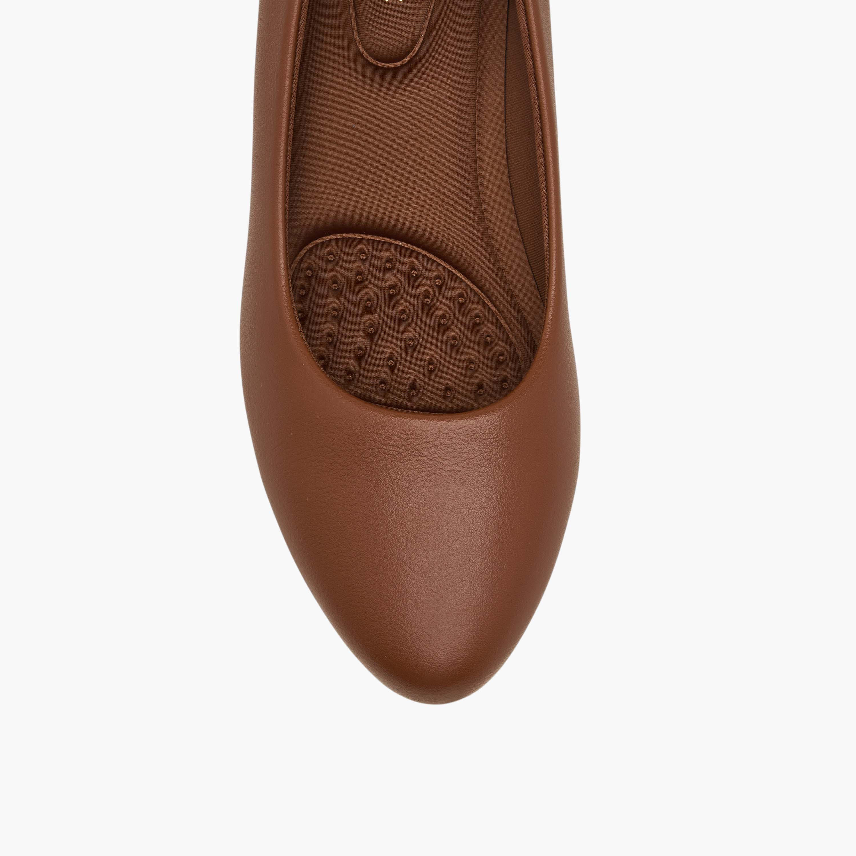 Le Confort Women Block Heel Pumps-women-shoes-heels-image-4