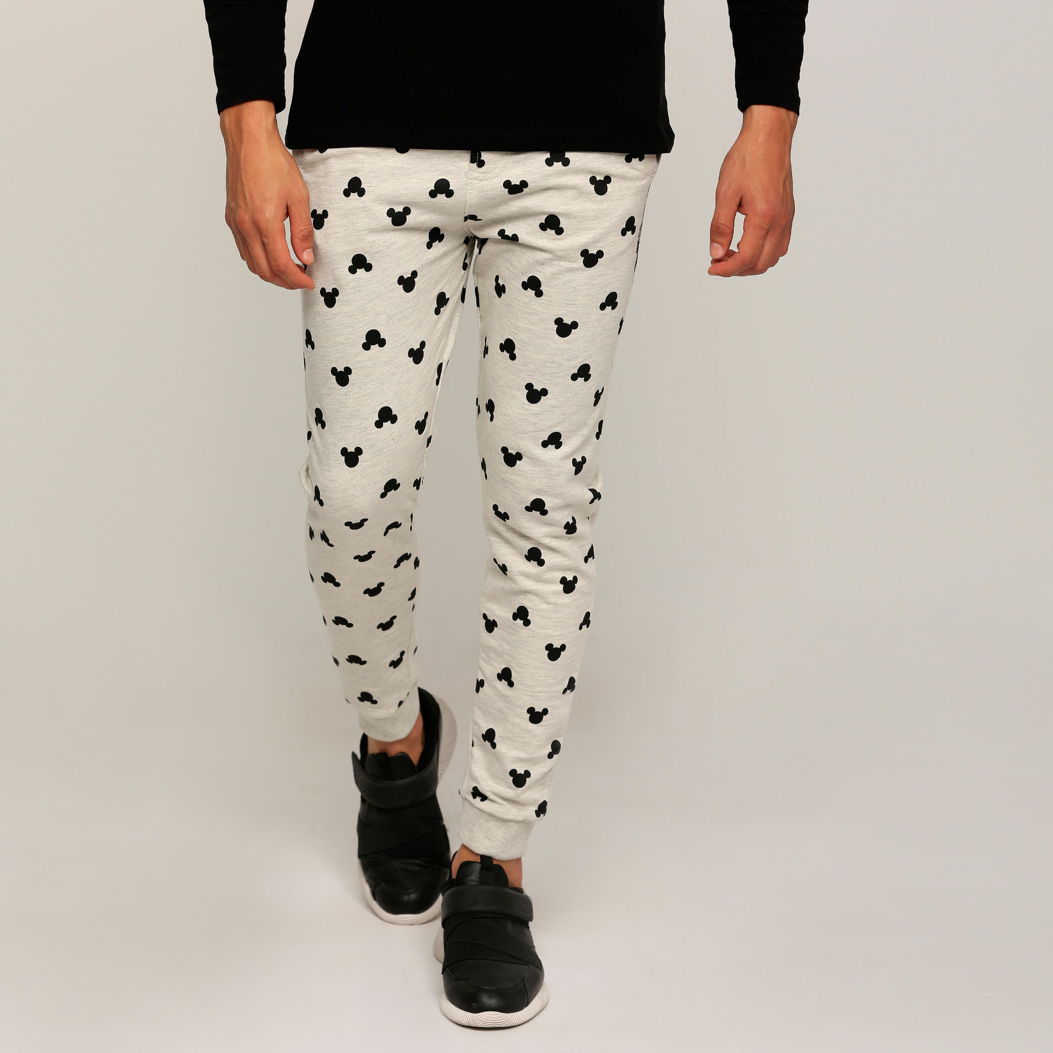بنطال رياضي طويل بجيوب وطبعات ميكي ماوس-men-clothing-bottoms-joggers-image-1