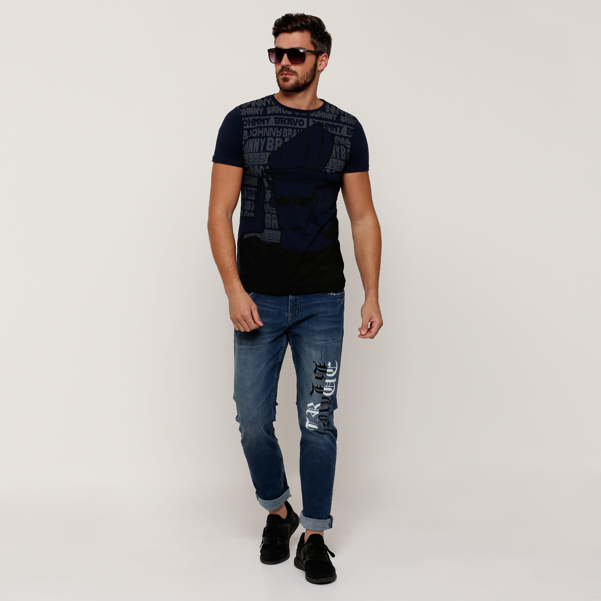 تيشيرت بياقة مستديرة وأكمام قصيرة وطبعات جوني برافو-men-clothing-tshirtsandpolos-tshirts-image-5