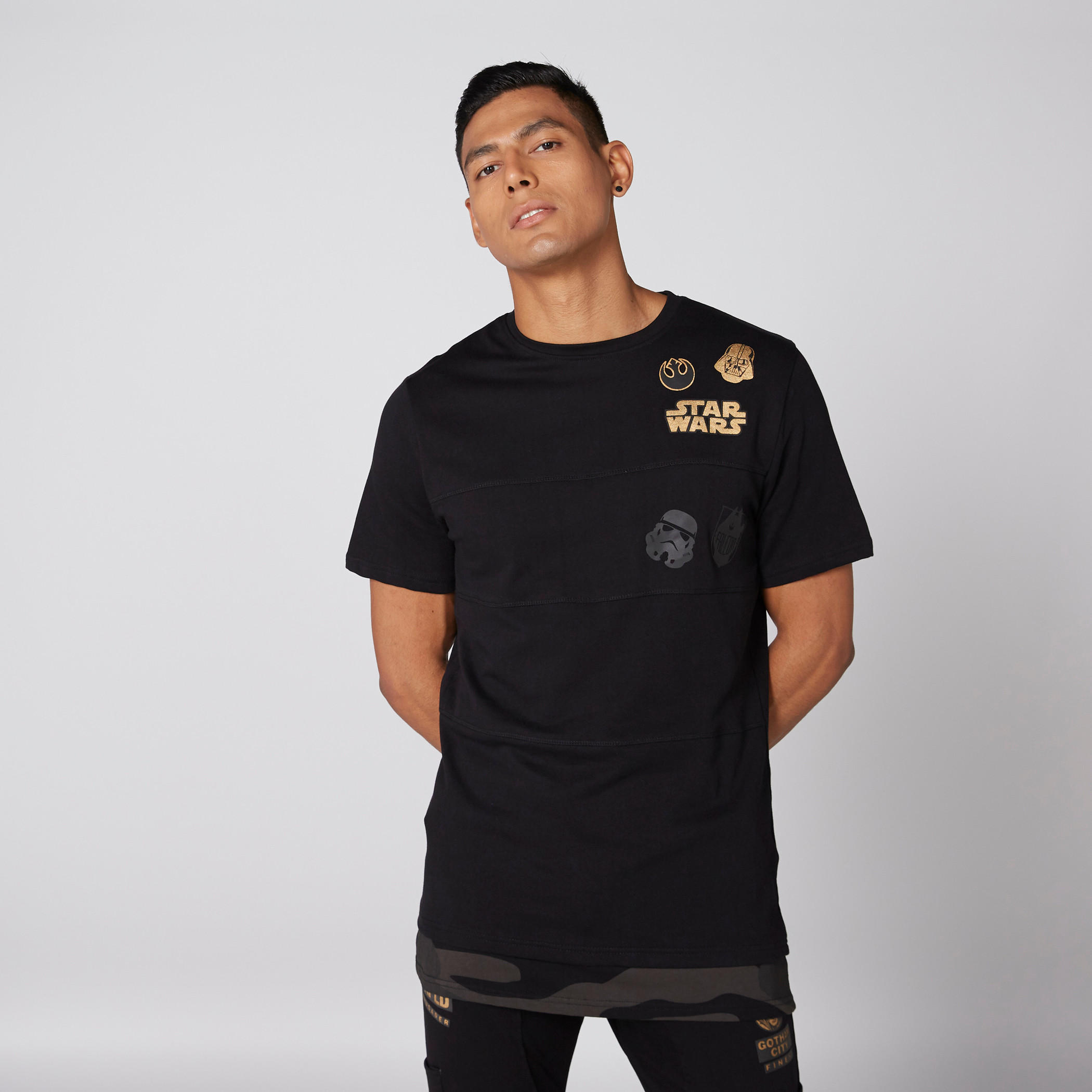 تيشيرت بياقة مستديرة وأكمام قصيرة وطبعات ستار وورز-men-clothing-tshirtsandpolos-tshirts-image-1
