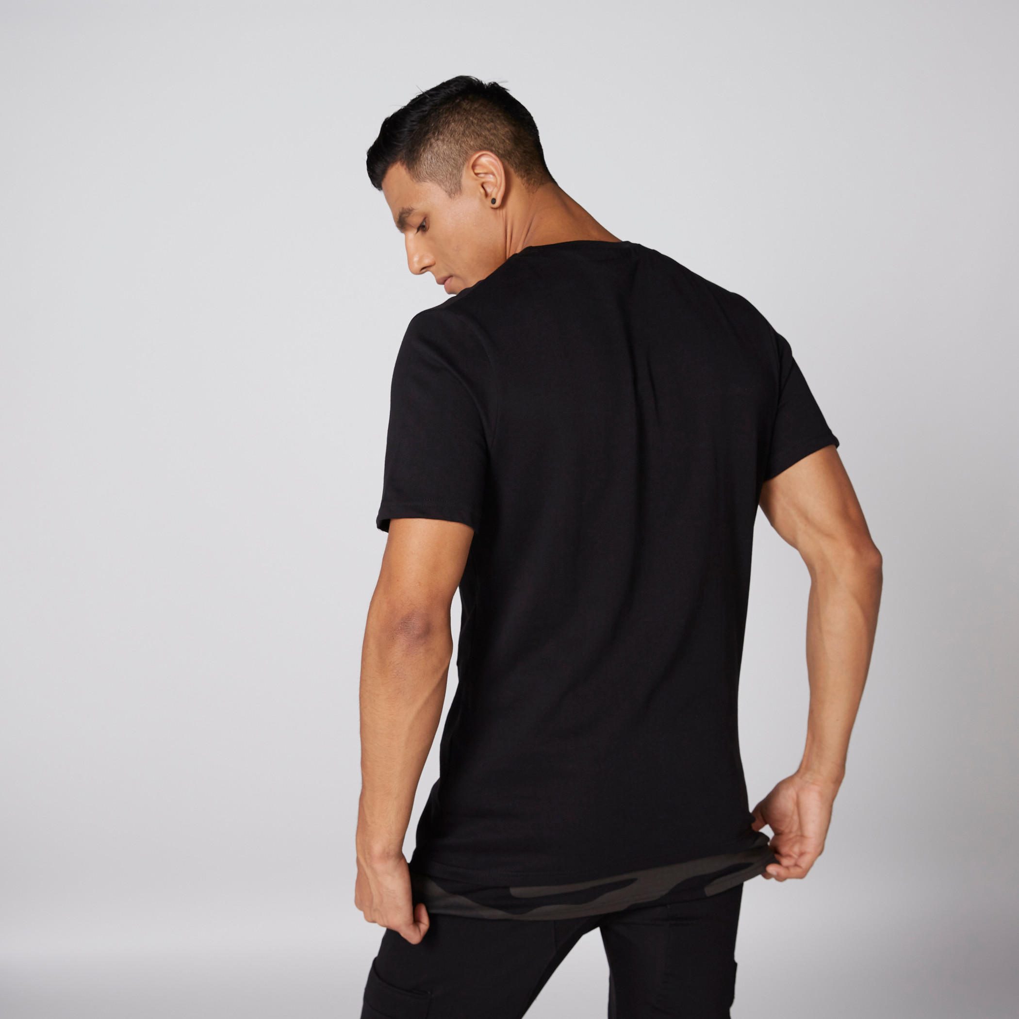 تيشيرت بياقة مستديرة وأكمام قصيرة وطبعات ستار وورز-men-clothing-tshirtsandpolos-tshirts-image-2