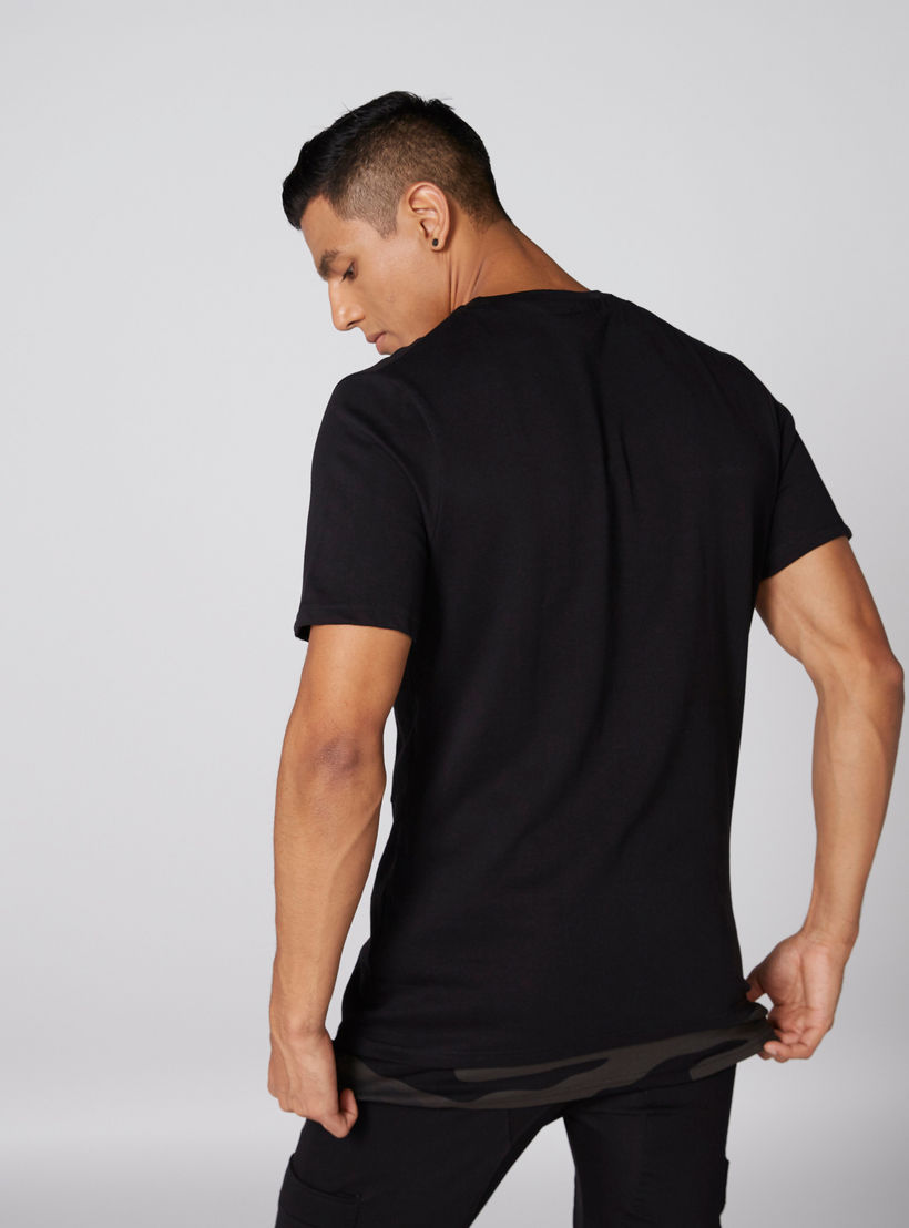 تيشيرت بياقة مستديرة وأكمام قصيرة وطبعات ستار وورز-men-clothing-tshirtsandpolos-tshirts-image-2