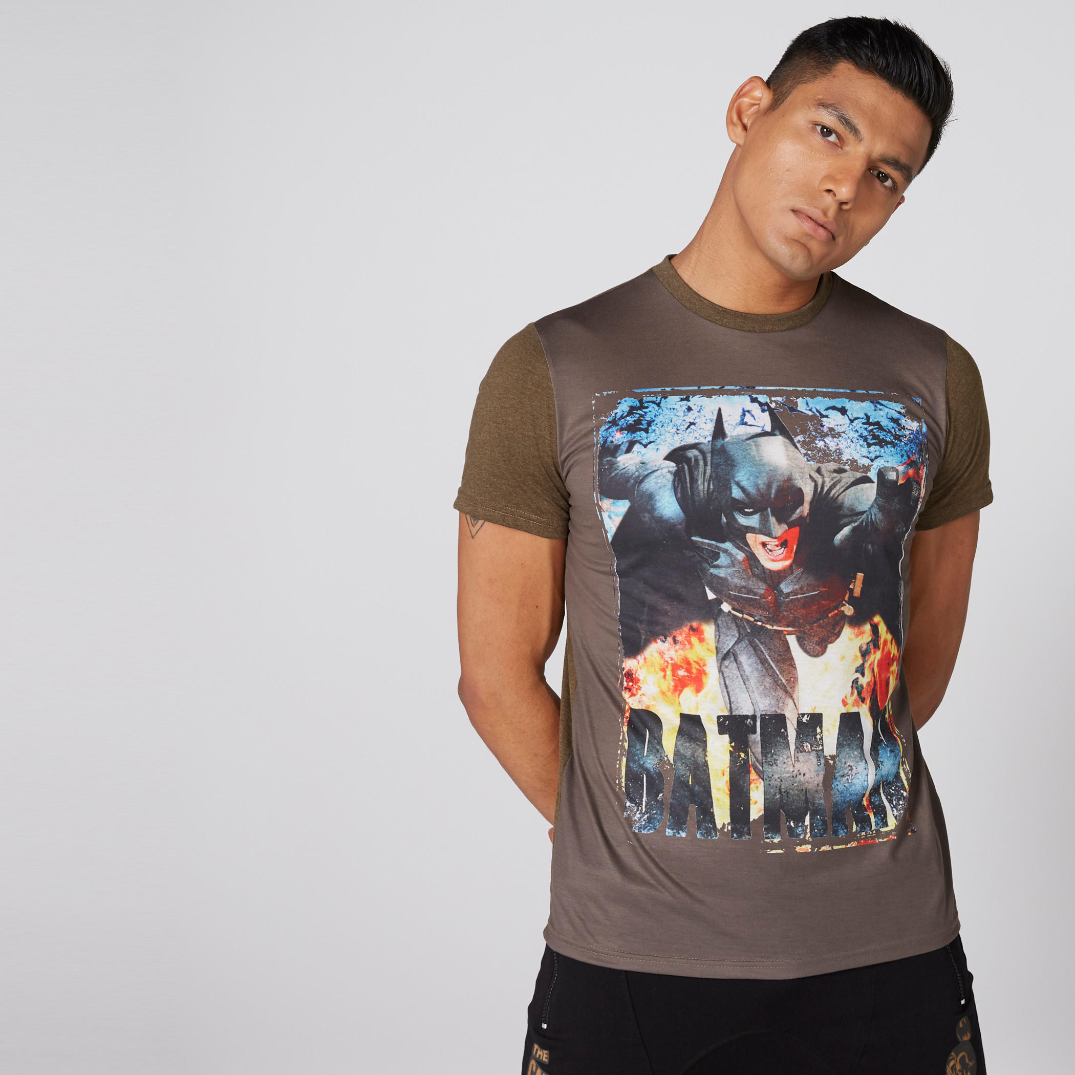 تيشيرت بياقة مستديرة وأكمام قصيرة وطبعات باتمان-men-clothing-tshirtsandpolos-tshirts-image-1