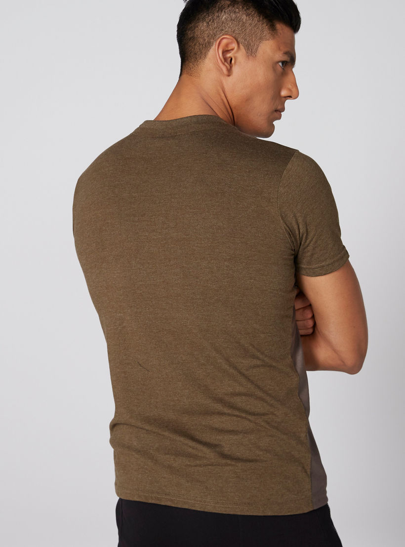 تيشيرت بياقة مستديرة وأكمام قصيرة وطبعات باتمان-men-clothing-tshirtsandpolos-tshirts-image-2