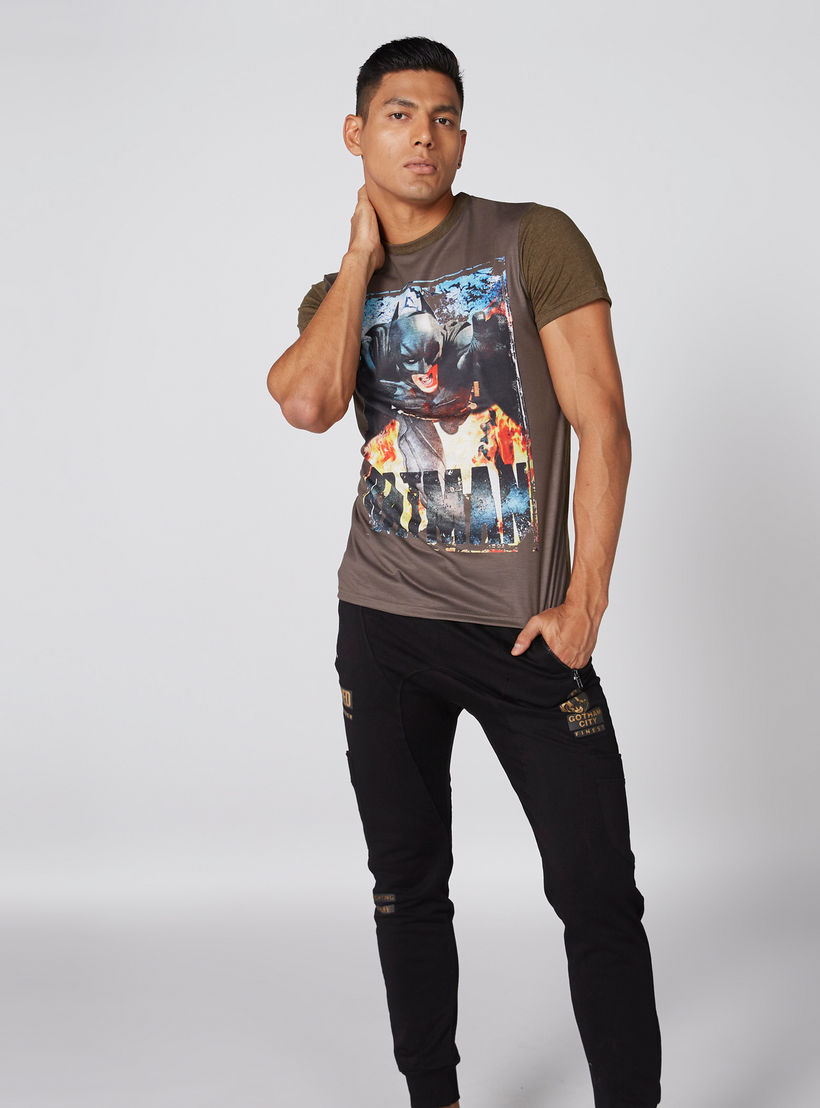 تيشيرت بياقة مستديرة وأكمام قصيرة وطبعات باتمان-men-clothing-tshirtsandpolos-tshirts-image-3