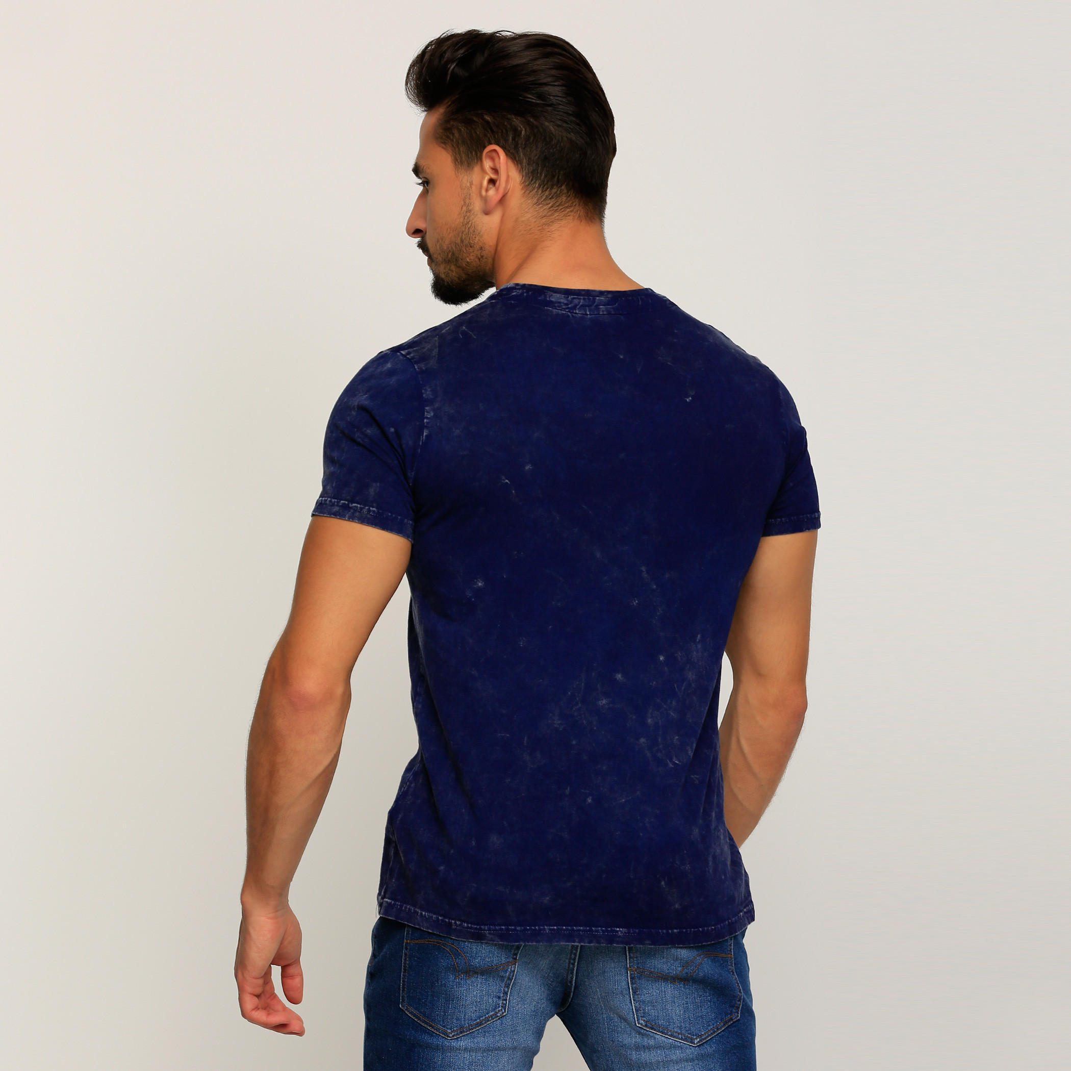 تيشيرت بياقة مستديرة وأكمام قصيرة وطبعات-men-clothing-tshirtsandpolos-tshirts-image-4