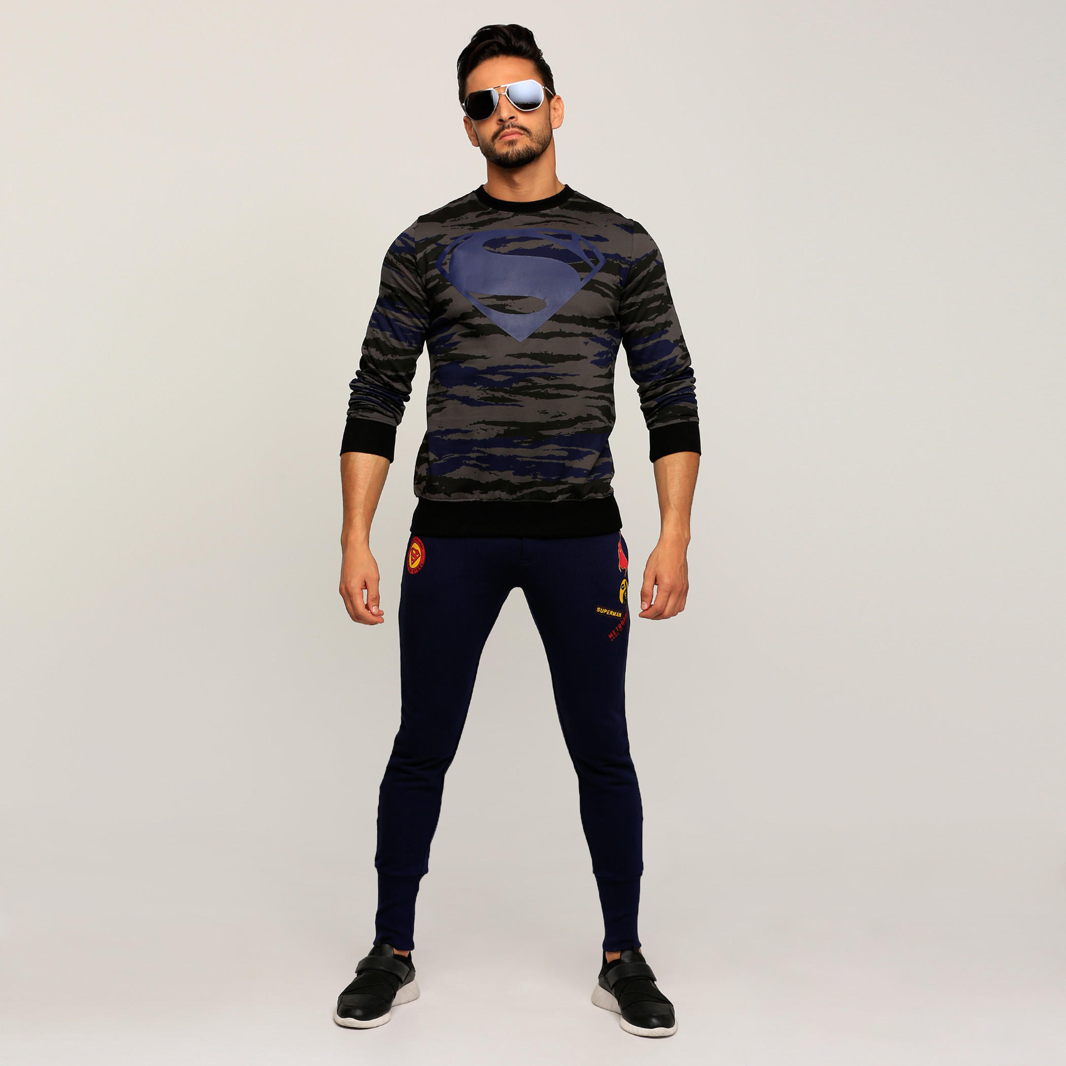 بنطال رياضي طويل بجيوب ونقش سوبرمان-men-clothing-bottoms-joggers-image-5