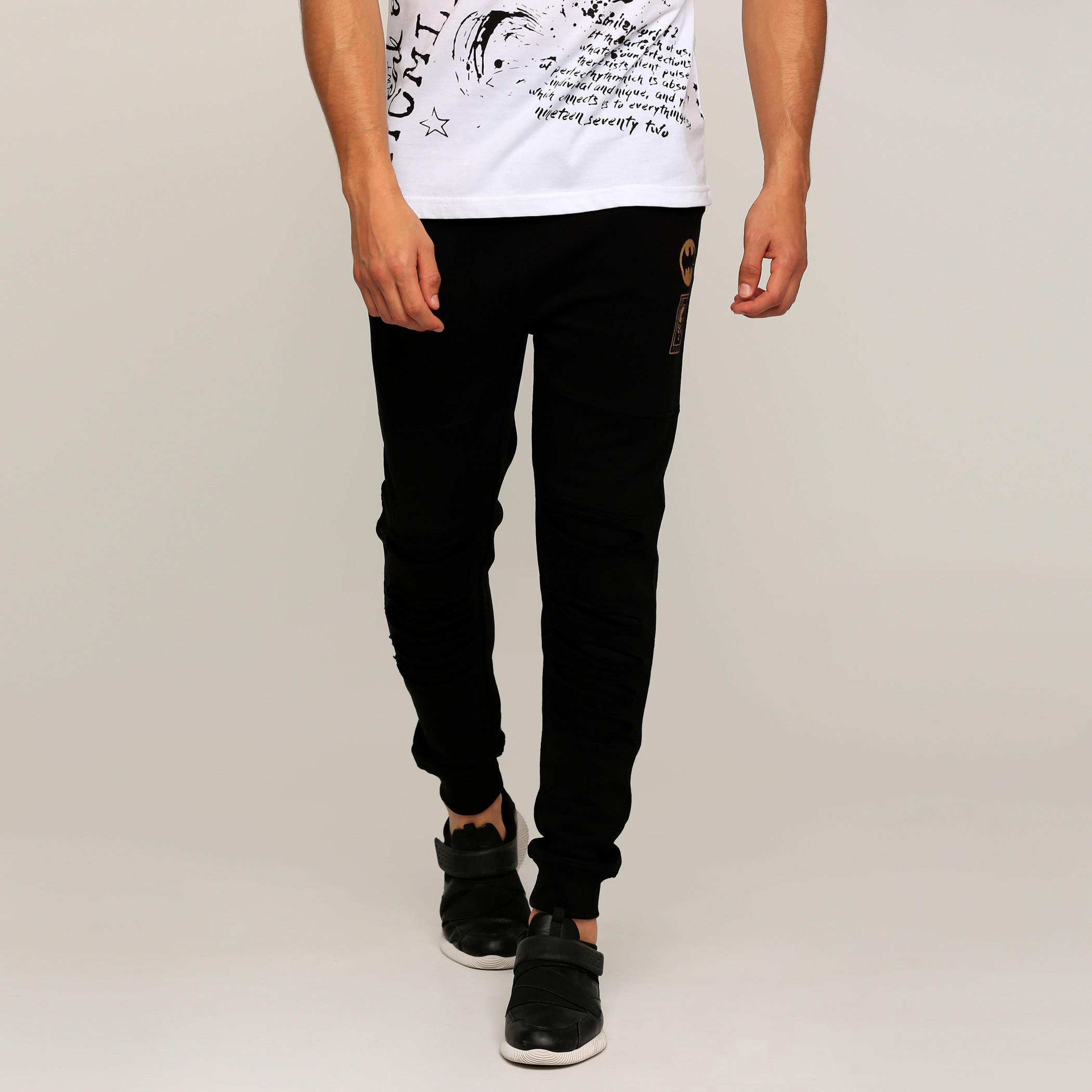 بنطال رياضي طويل بطبعات باتمان-men-clothing-bottoms-joggers-image-1