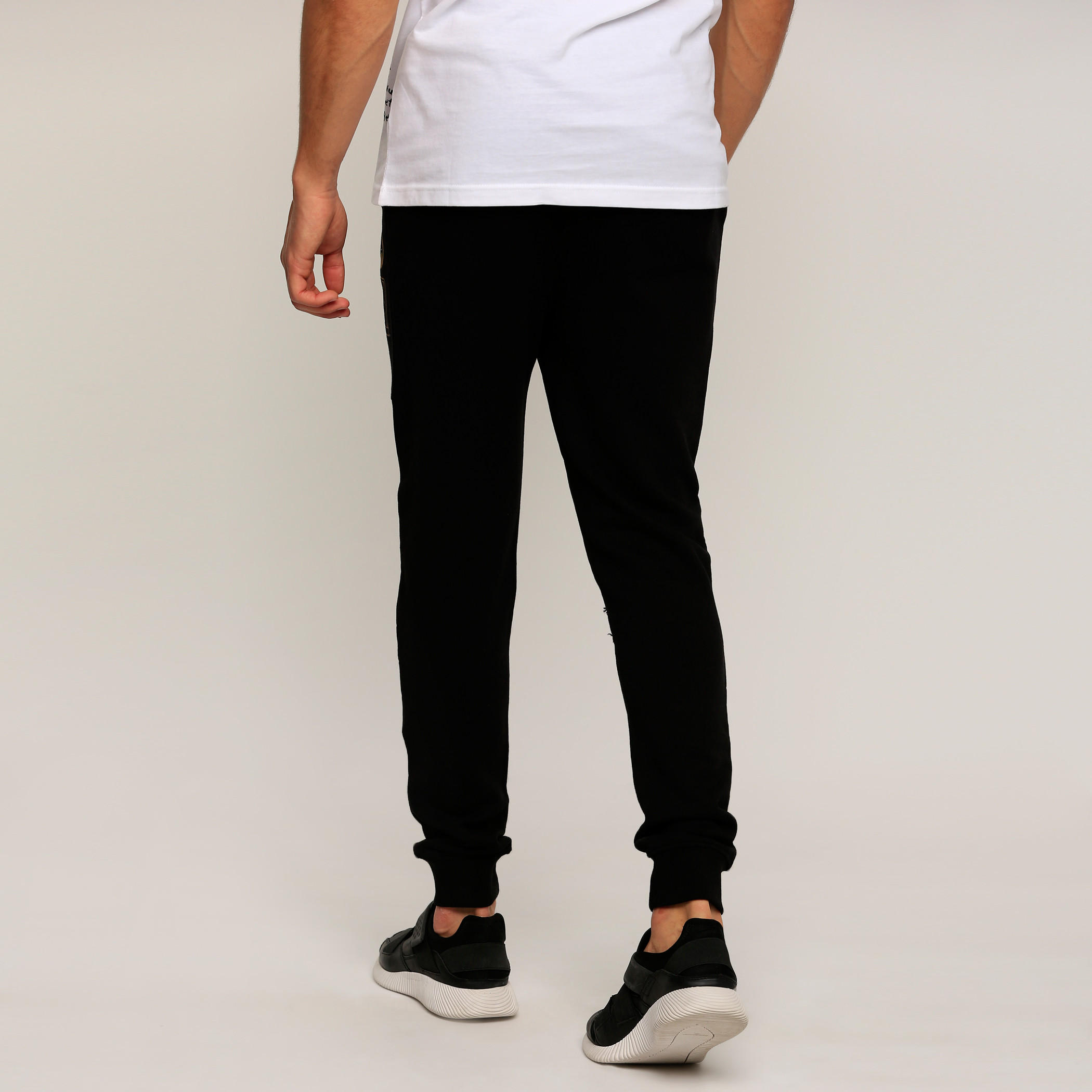 بنطال رياضي طويل بطبعات باتمان-men-clothing-bottoms-joggers-image-2