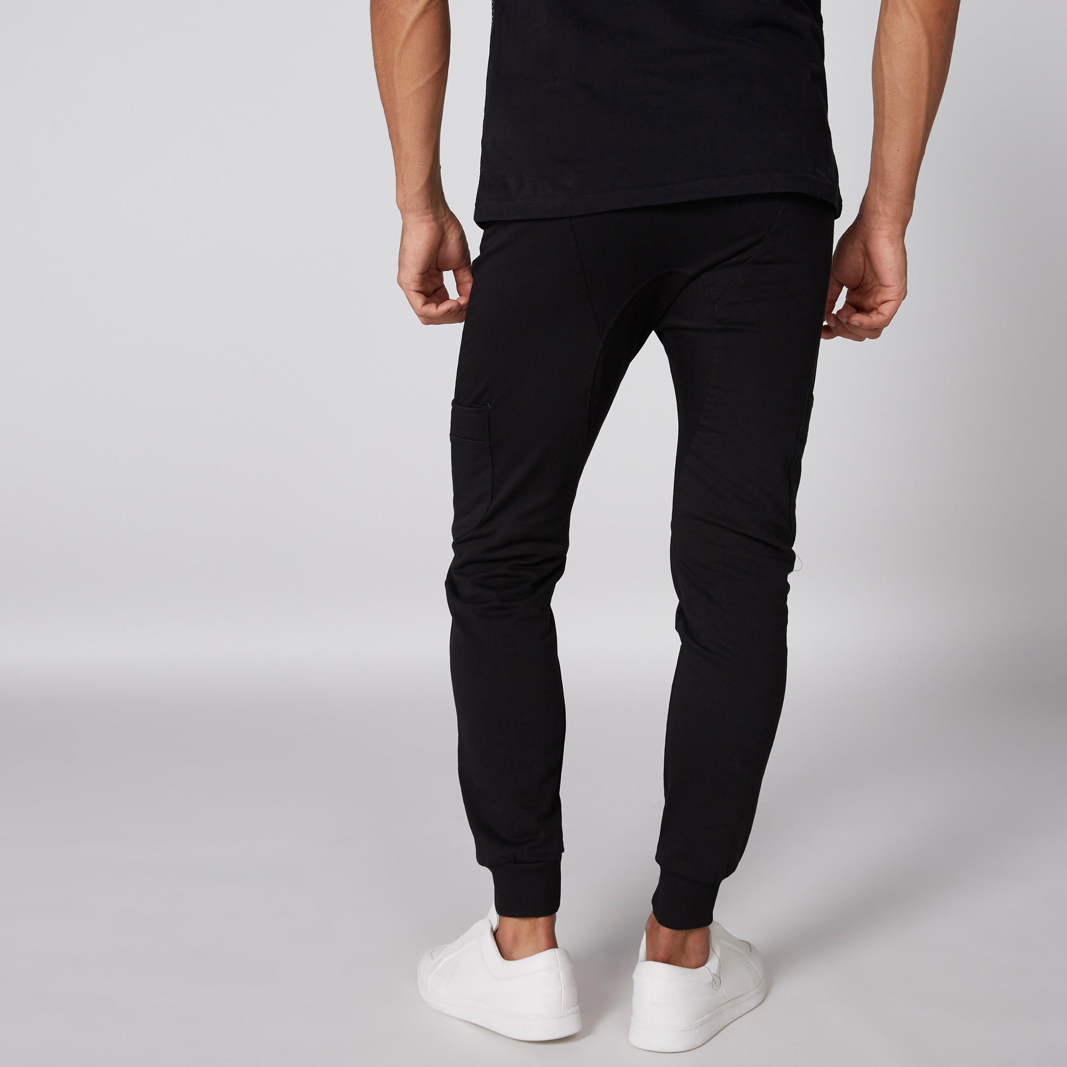 بنطال رياضي طويل بخصر مطاطي وطبعات باتمان-men-clothing-bottoms-joggers-image-2