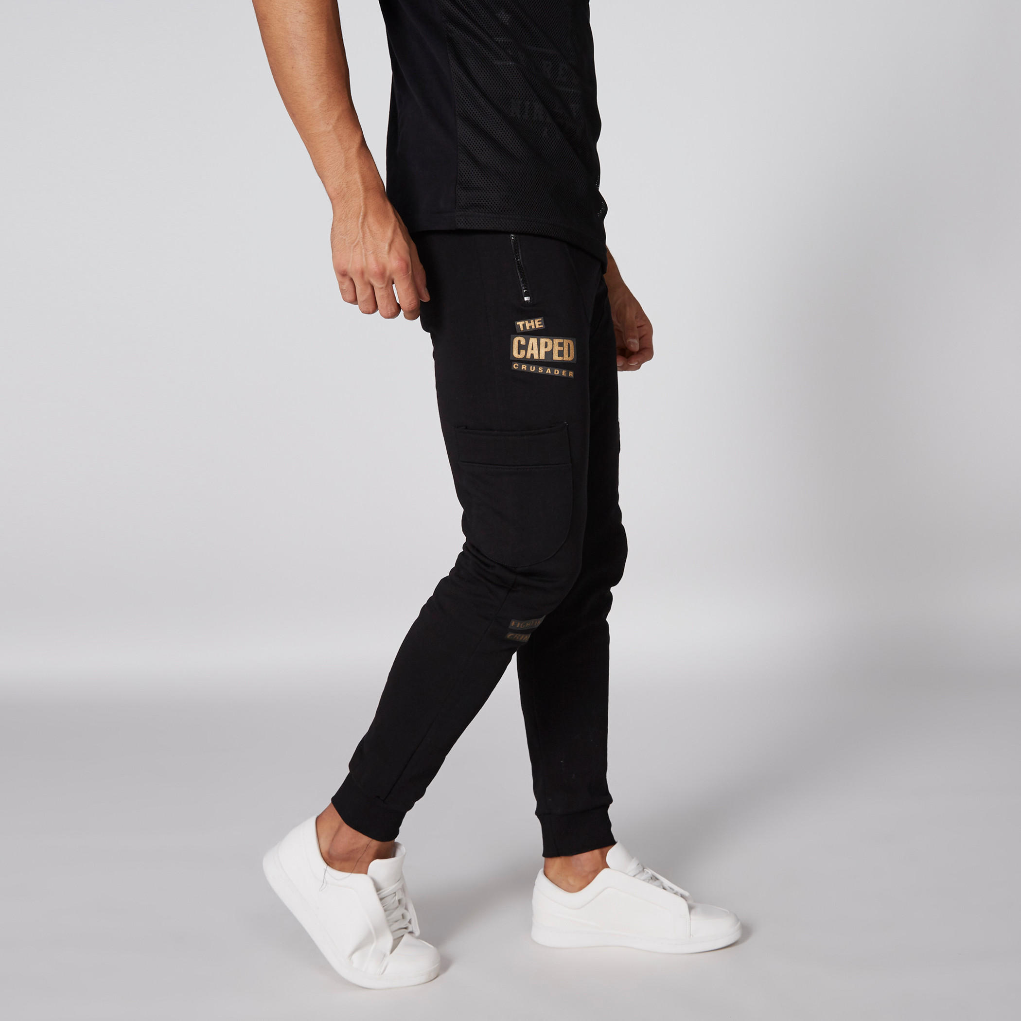 بنطال رياضي طويل بخصر مطاطي وطبعات باتمان-men-clothing-bottoms-joggers-image-3