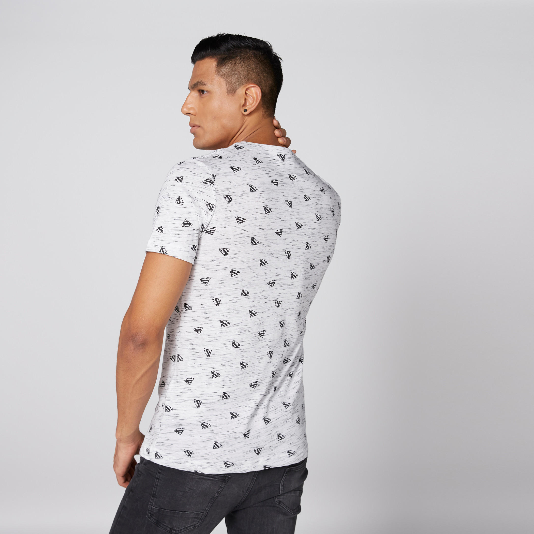 تيشيرت بطبعات سوبر مان وياقة مستديرة وأكمام قصيرة-men-clothing-tshirtsandpolos-tshirts-image-3