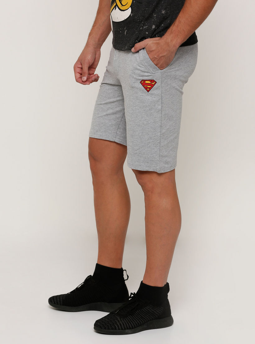 شورت بخصر مطّاطي وجيوب مع طبعات سوبر مان-men-clothing-bottoms-shorts-image-3