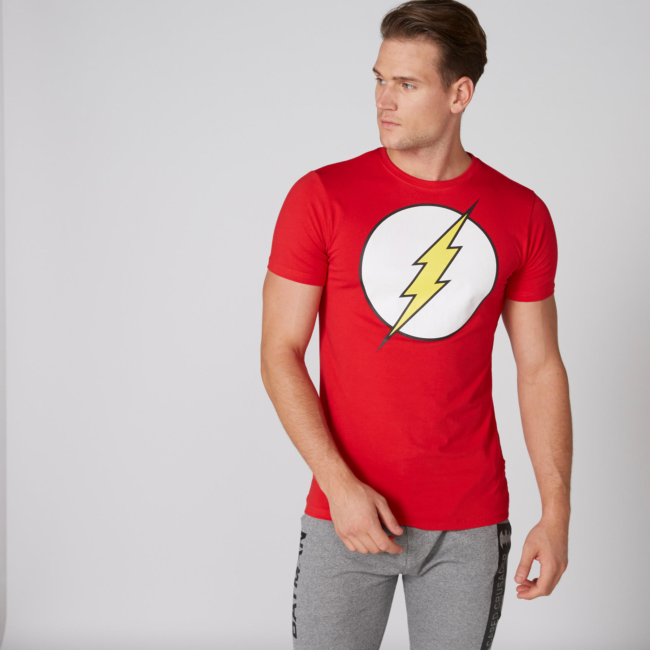 تيشيرت بأكمام قصيرة وياقة مستديرة مزيّن بطبعات ذا فلاش-men-clothing-tshirtsandpolos-tshirts-image-1