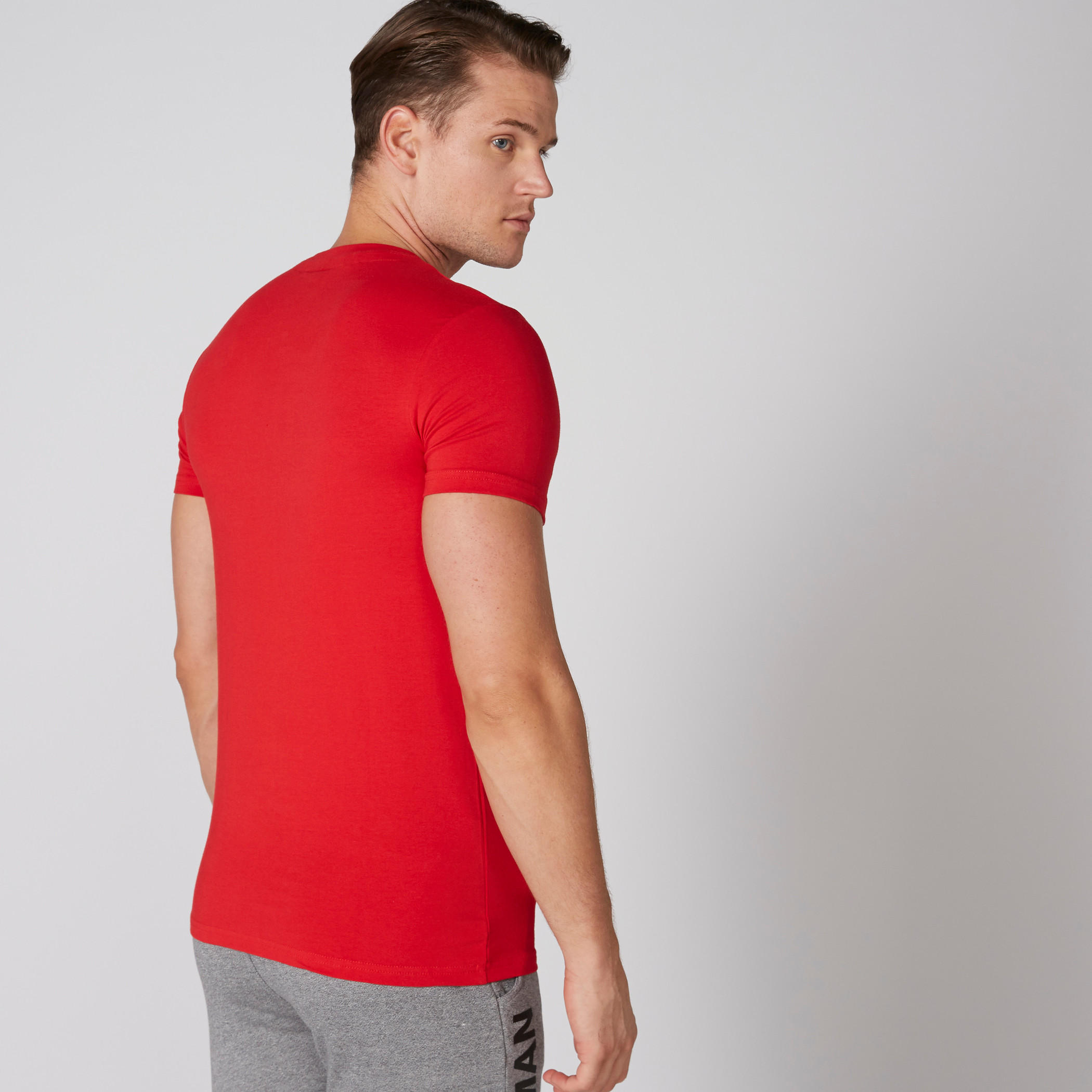 تيشيرت بأكمام قصيرة وياقة مستديرة مزيّن بطبعات ذا فلاش-men-clothing-tshirtsandpolos-tshirts-image-2