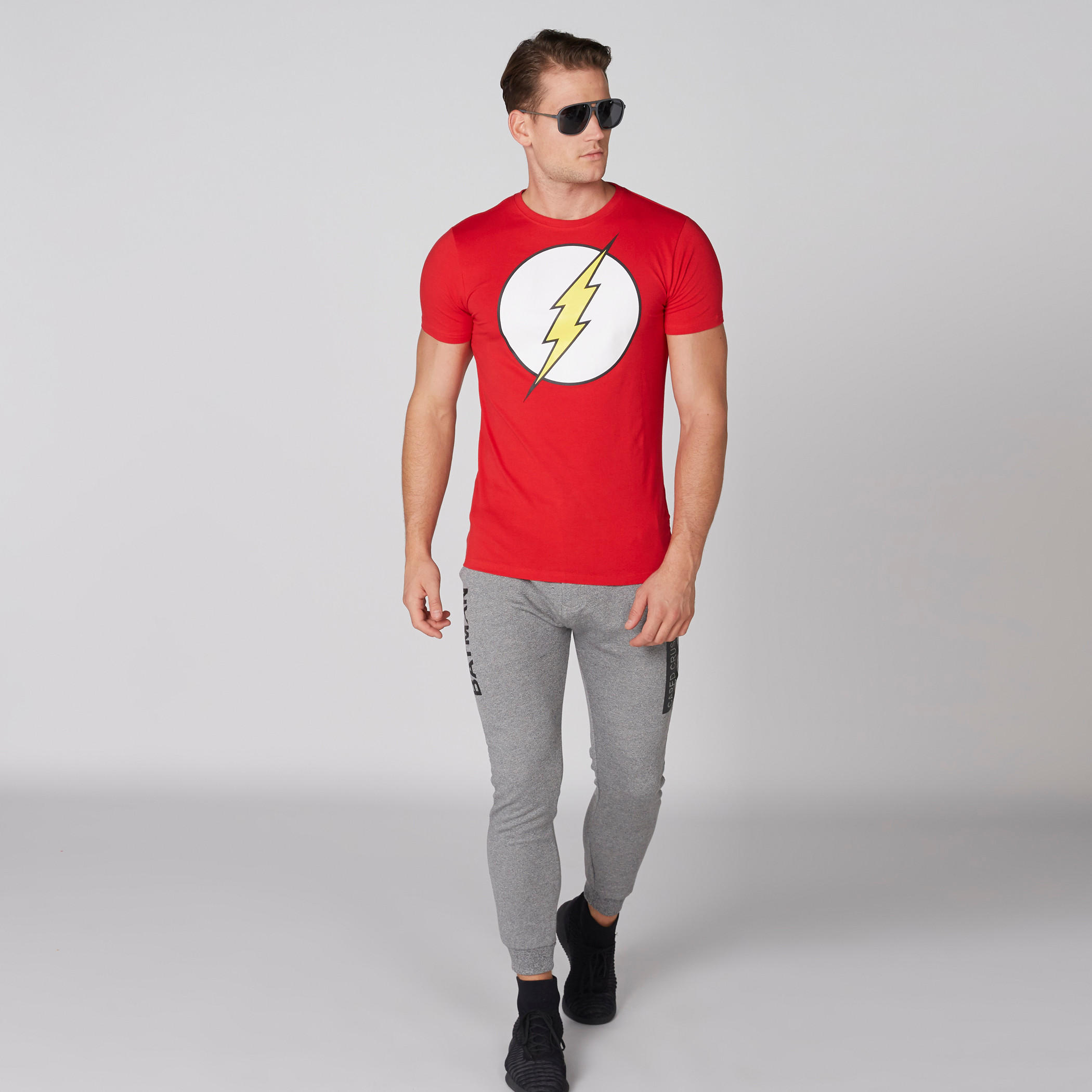 تيشيرت بأكمام قصيرة وياقة مستديرة مزيّن بطبعات ذا فلاش-men-clothing-tshirtsandpolos-tshirts-image-3