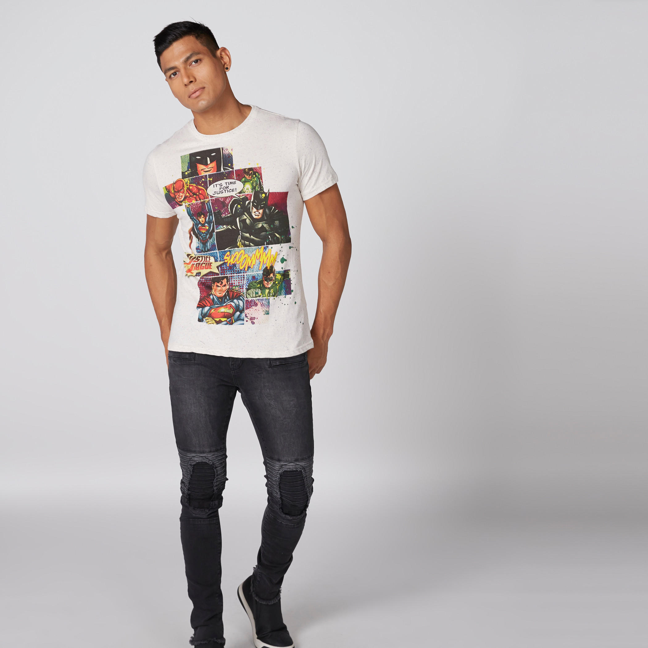 تيشيرت بياقة مستديرة وأكمام قصيرة ونقش جاستيس ليج-men-clothing-tshirtsandpolos-tshirts-image-3