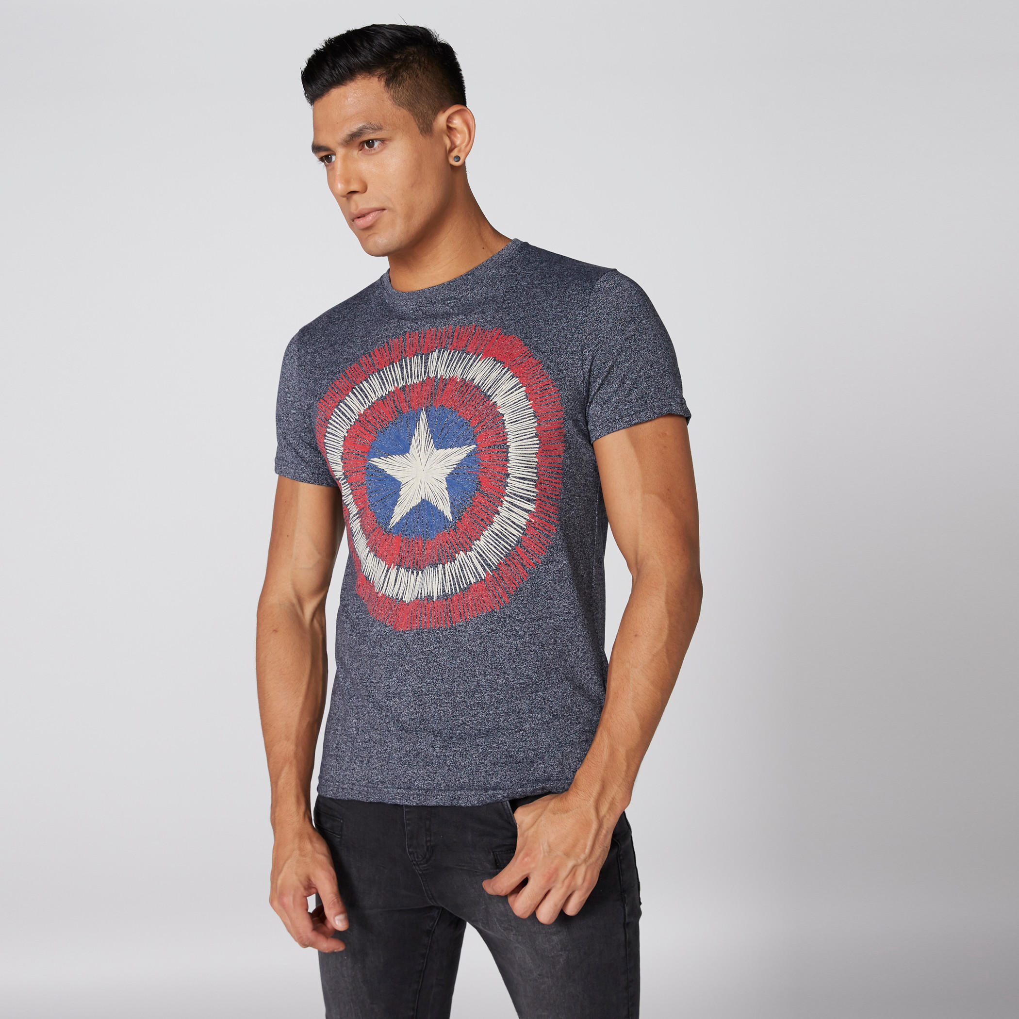 تيشيرت بياقة مستديرة وأكمام قصيرة ونقش كابتن أمريكا-men-clothing-tshirtsandpolos-tshirts-image-1