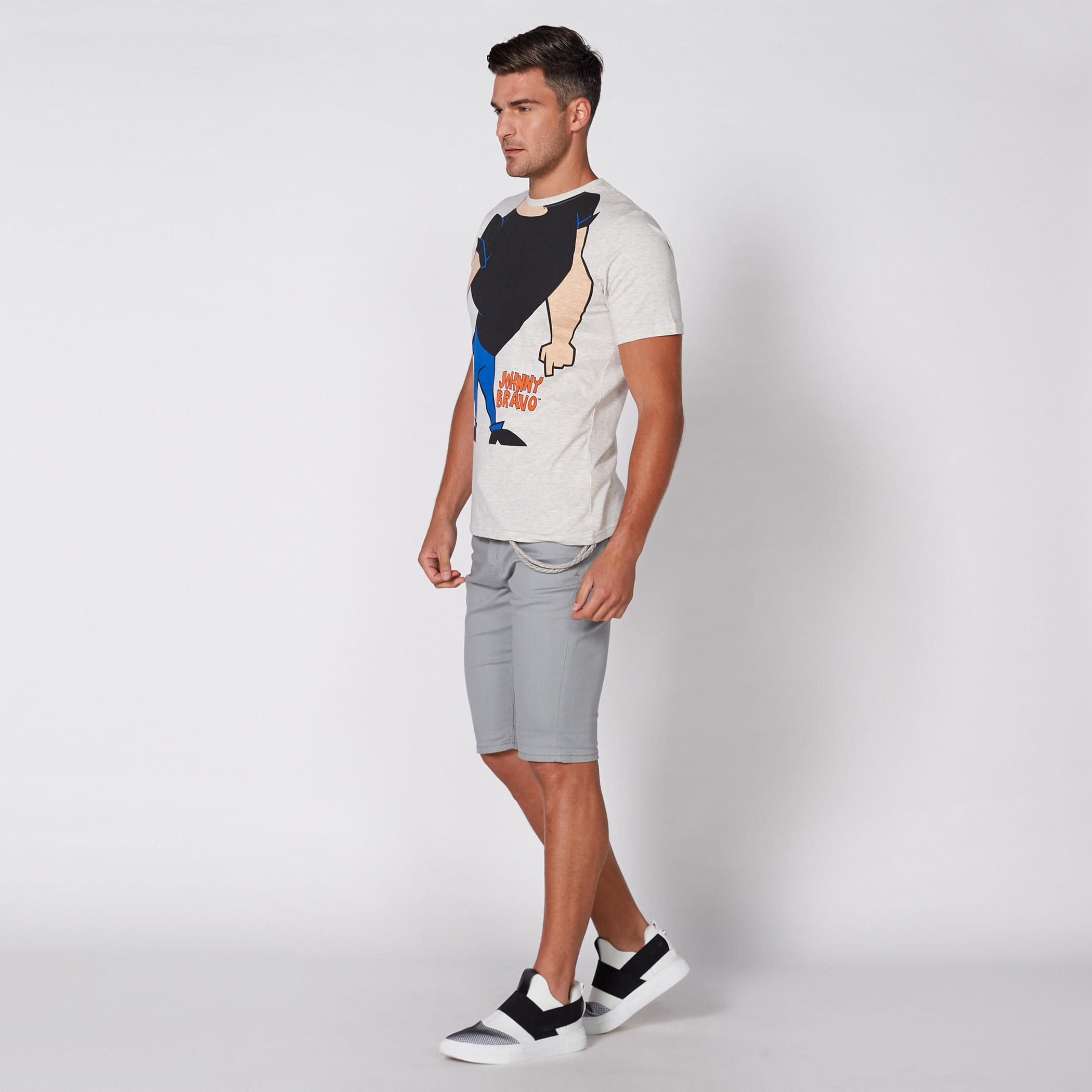 تيشيرت بياقة مستديرة وأكمام قصيرة وطبعات جوني برافو-men-clothing-tshirtsandpolos-tshirts-image-2