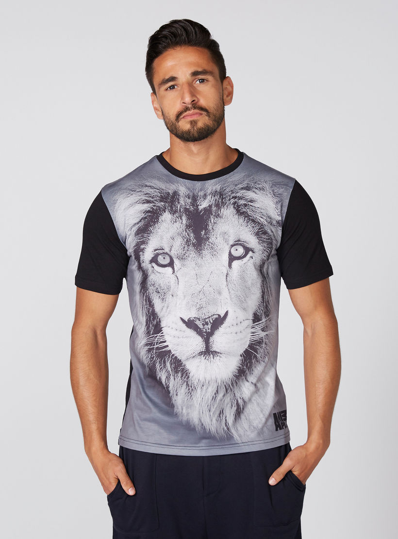 تيشيرت بياقة مستديرة وأكمام قصيرة وطبعات-men-clothing-tshirtsandpolos-tshirts-image-1