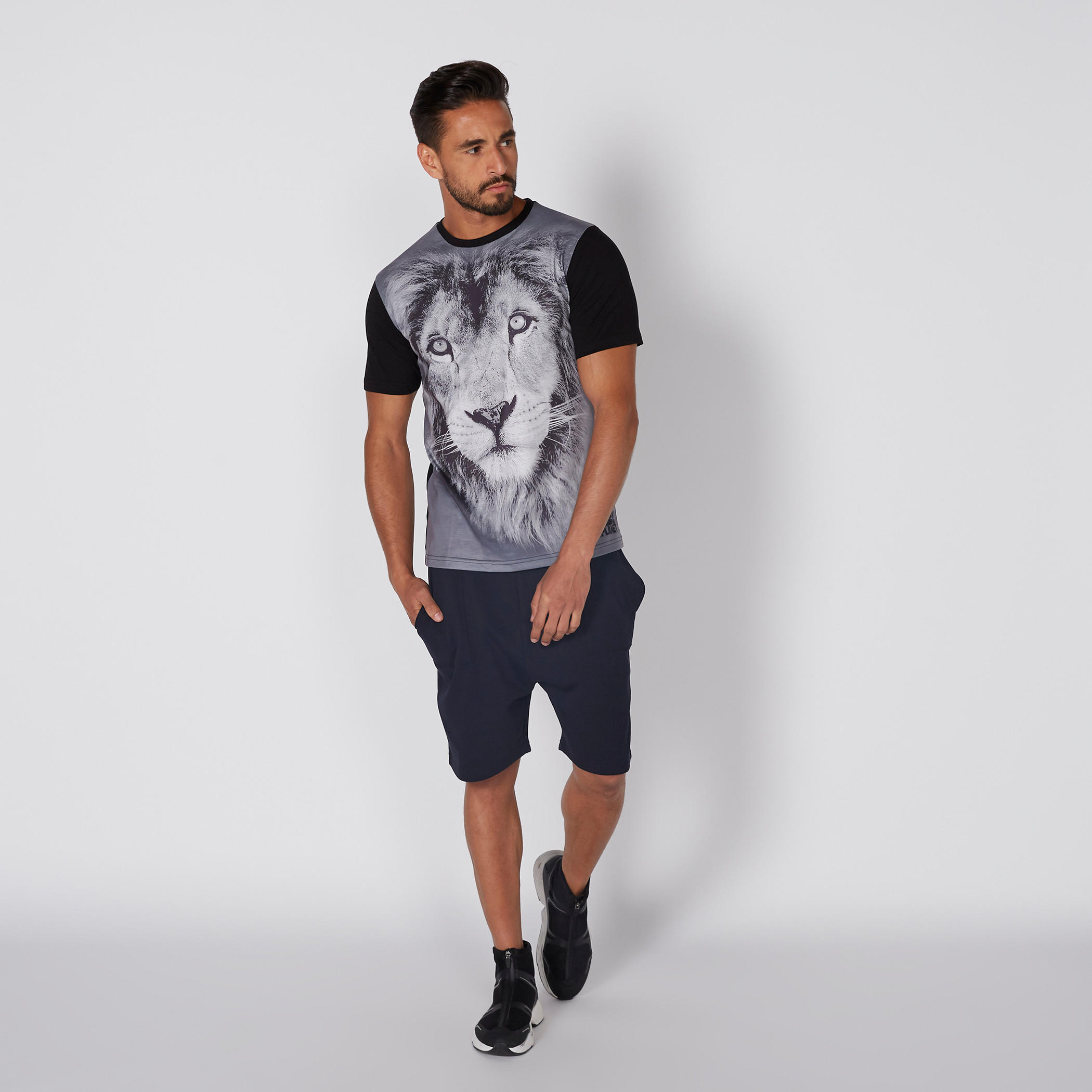 تيشيرت بياقة مستديرة وأكمام قصيرة وطبعات-men-clothing-tshirtsandpolos-tshirts-image-3