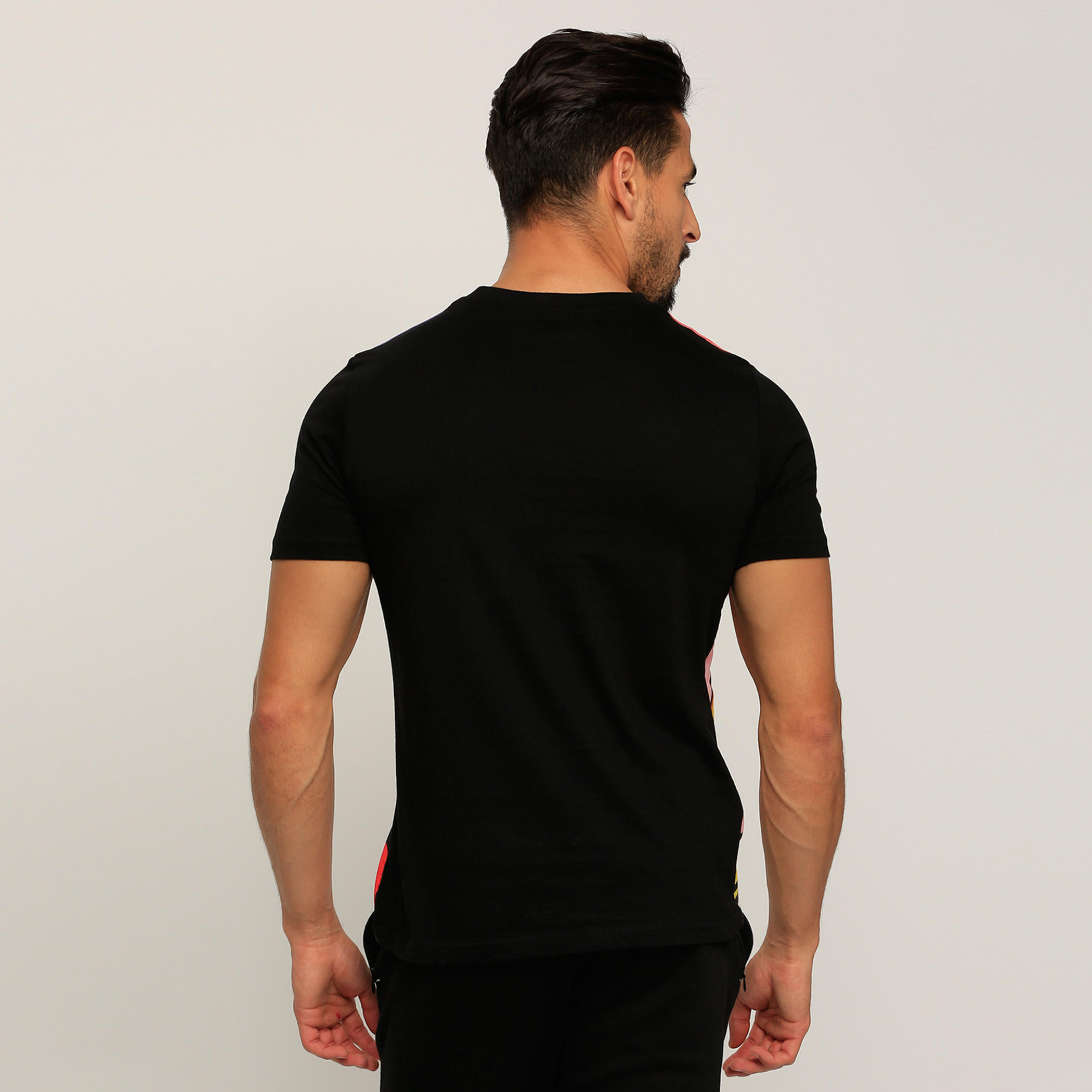 تيشيرت بياقة مستديرة وأكمام قصيرة وطبعات جارفيلد-men-clothing-tshirtsandpolos-tshirts-image-2