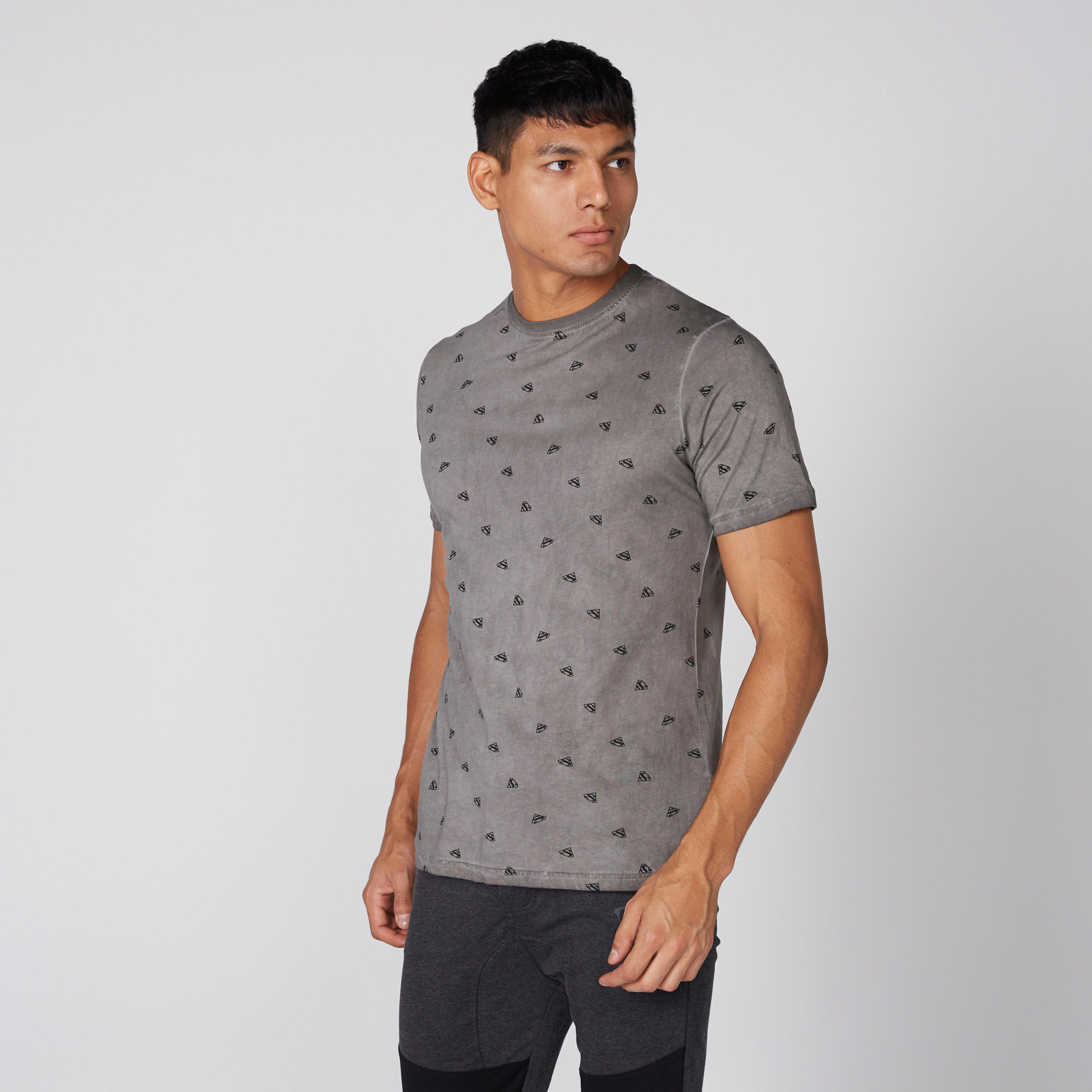 تيشيرت بياقة مستديرة وأكمام قصيرة وطبعات سوبرمان-men-clothing-tshirtsandpolos-tshirts-image-1