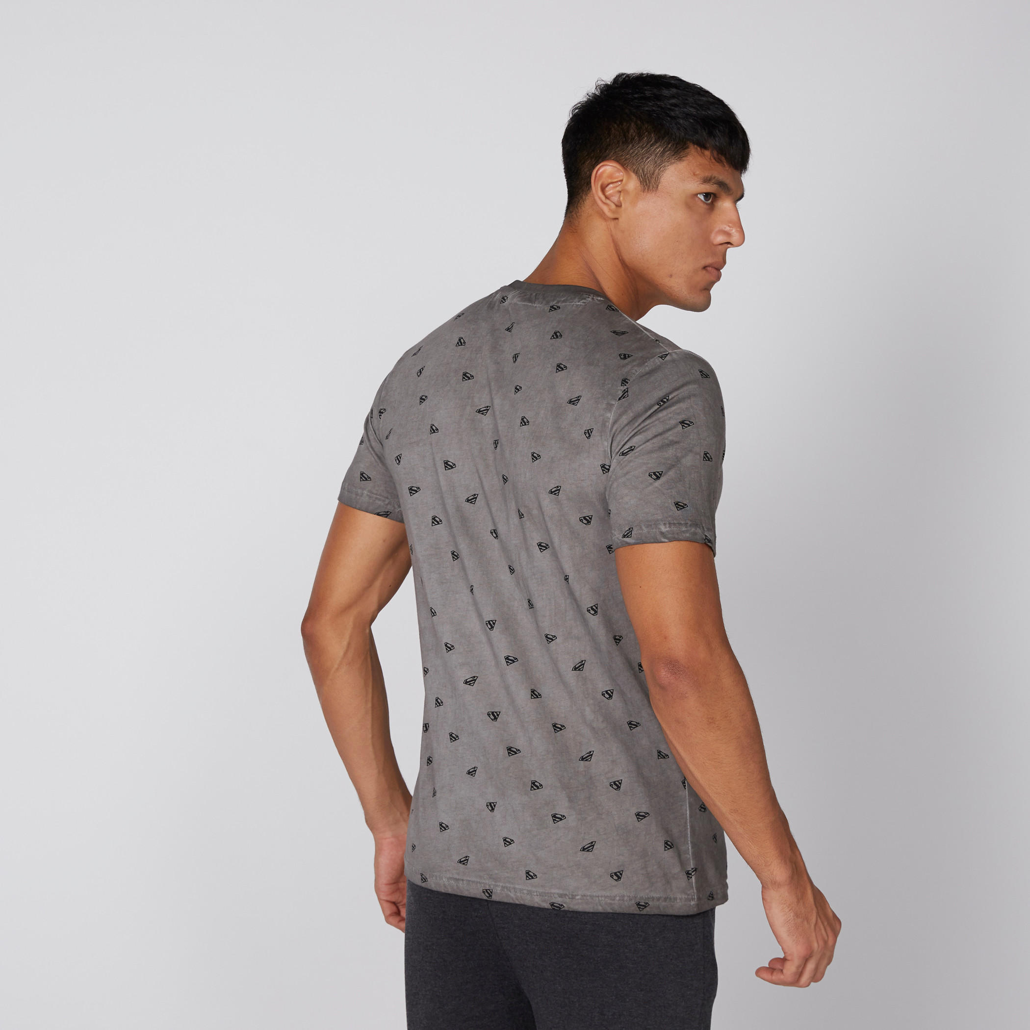 تيشيرت بياقة مستديرة وأكمام قصيرة وطبعات سوبرمان-men-clothing-tshirtsandpolos-tshirts-image-2