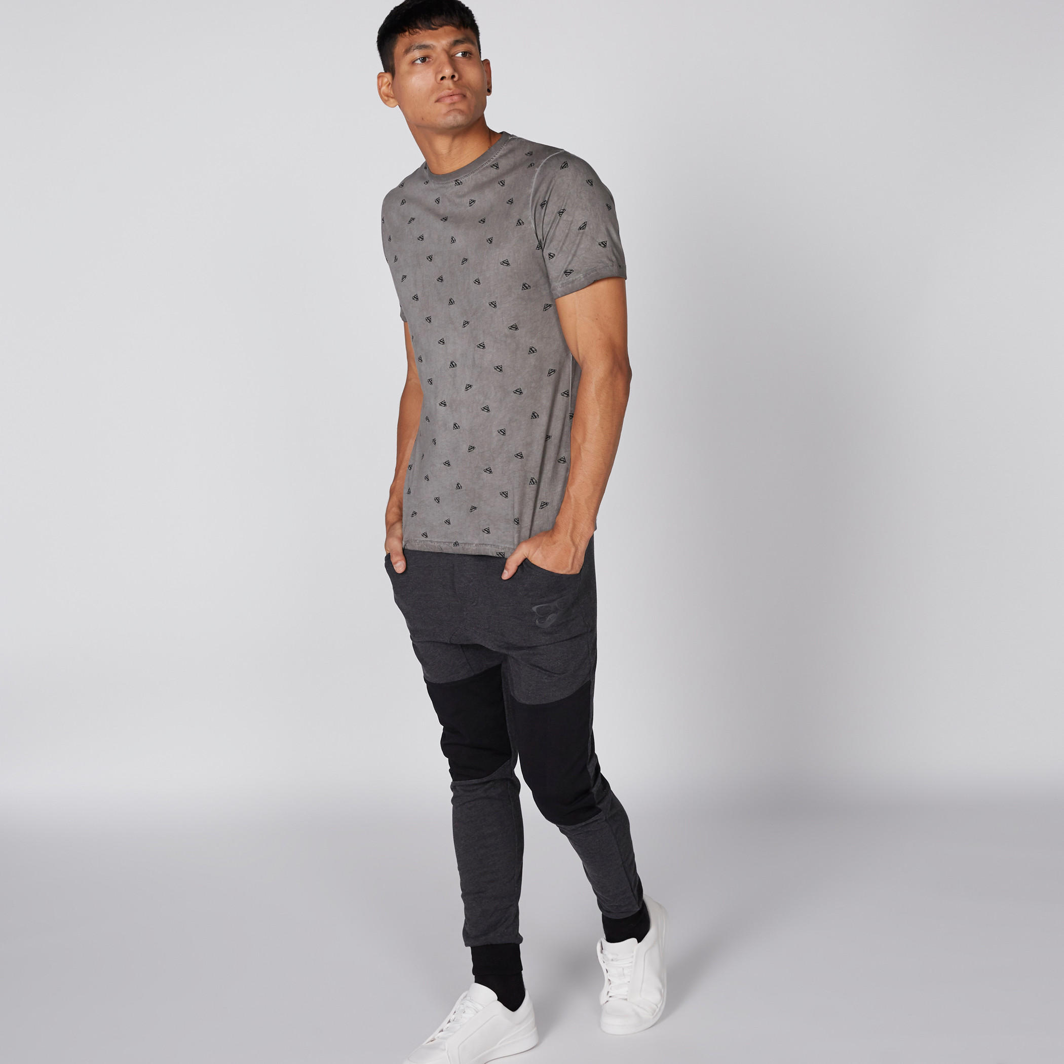 تيشيرت بياقة مستديرة وأكمام قصيرة وطبعات سوبرمان-men-clothing-tshirtsandpolos-tshirts-image-3