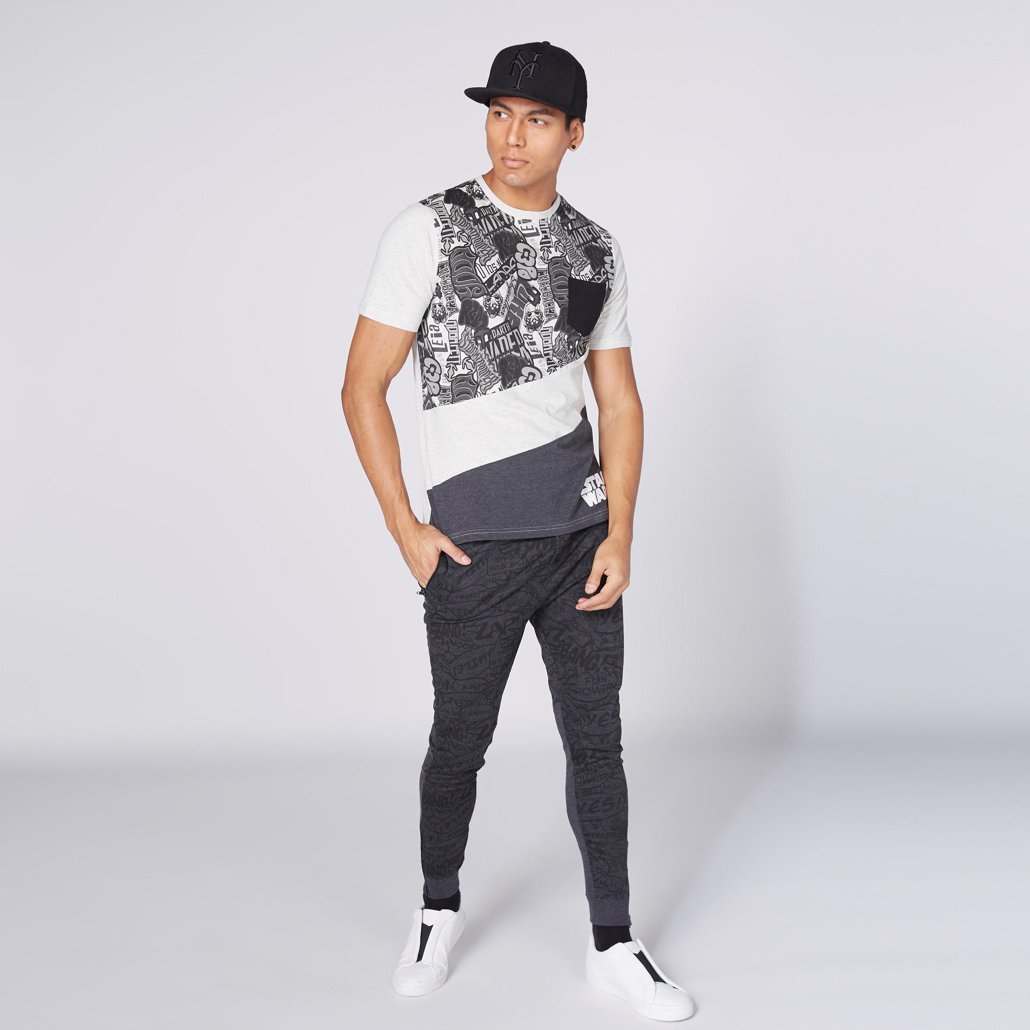 تيشيرت بياقة مستديرة وأكمام قصيرة وطبعات دارث فادر-men-clothing-tshirtsandpolos-tshirts-image-2