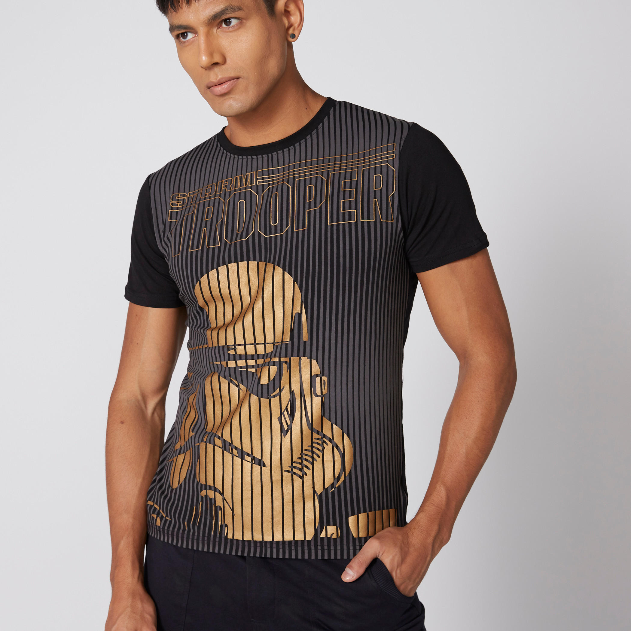تيشيرت بياقة مستديرة وأكمام قصيرة وطبعات ستورم تروبر-men-clothing-tshirtsandpolos-tshirts-image-1