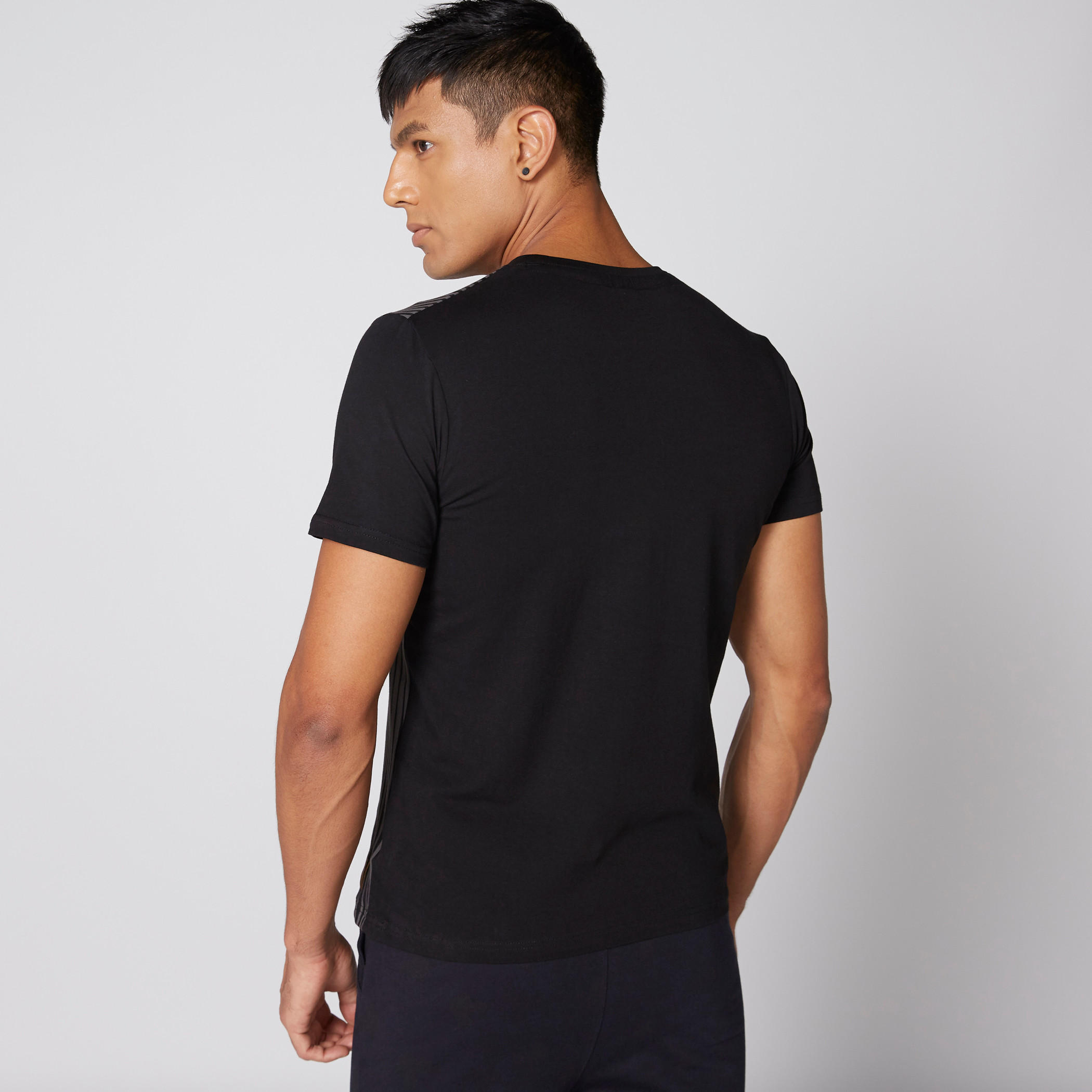 تيشيرت بياقة مستديرة وأكمام قصيرة وطبعات ستورم تروبر-men-clothing-tshirtsandpolos-tshirts-image-2