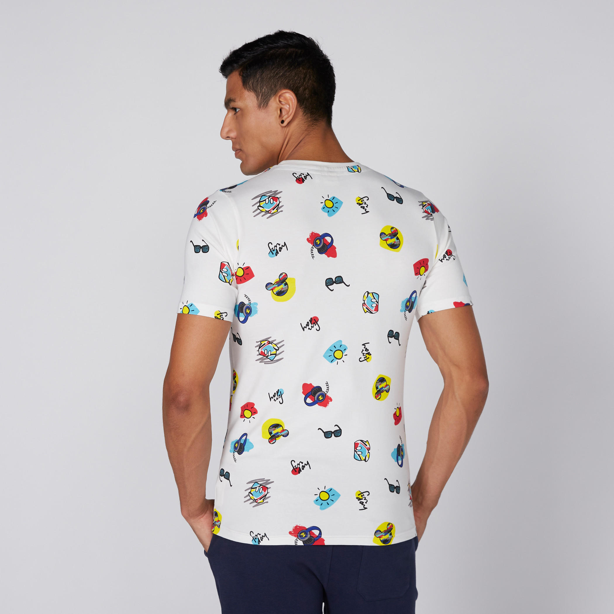 تيشيرت بياقة ضيّقة وأكمام قصيرة وطبعات-men-clothing-tshirtsandpolos-tshirts-image-3