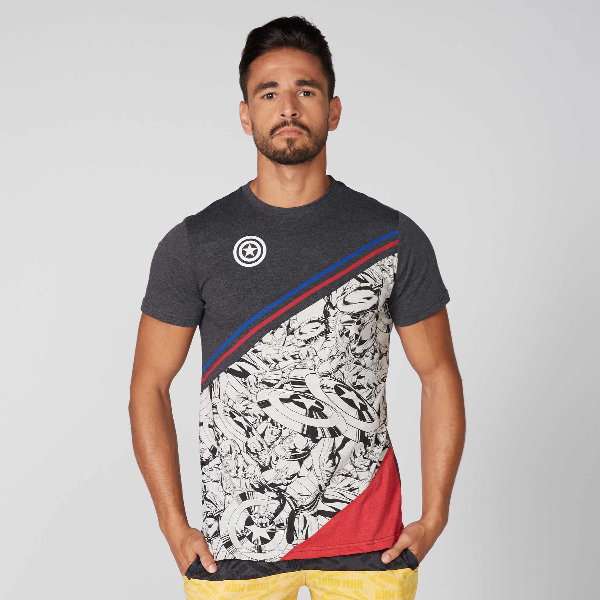 تيشيرت بياقة مستديرة وأكمام قصيرة وطبعات كابتن أمريكا-men-clothing-tshirtsandpolos-tshirts-image-1