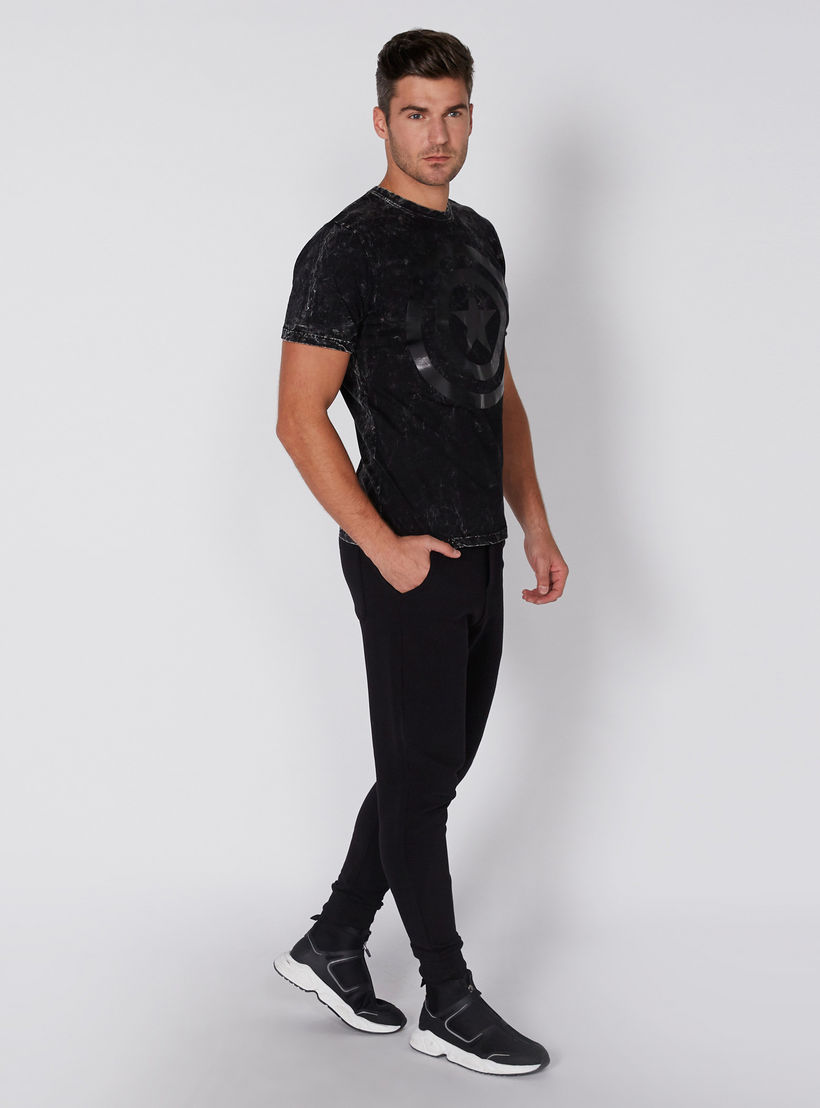 تيشيرت بياقة مستديرة وأكمام قصيرة وطبعات كابتن أمريكا-men-clothing-tshirtsandpolos-tshirts-image-2