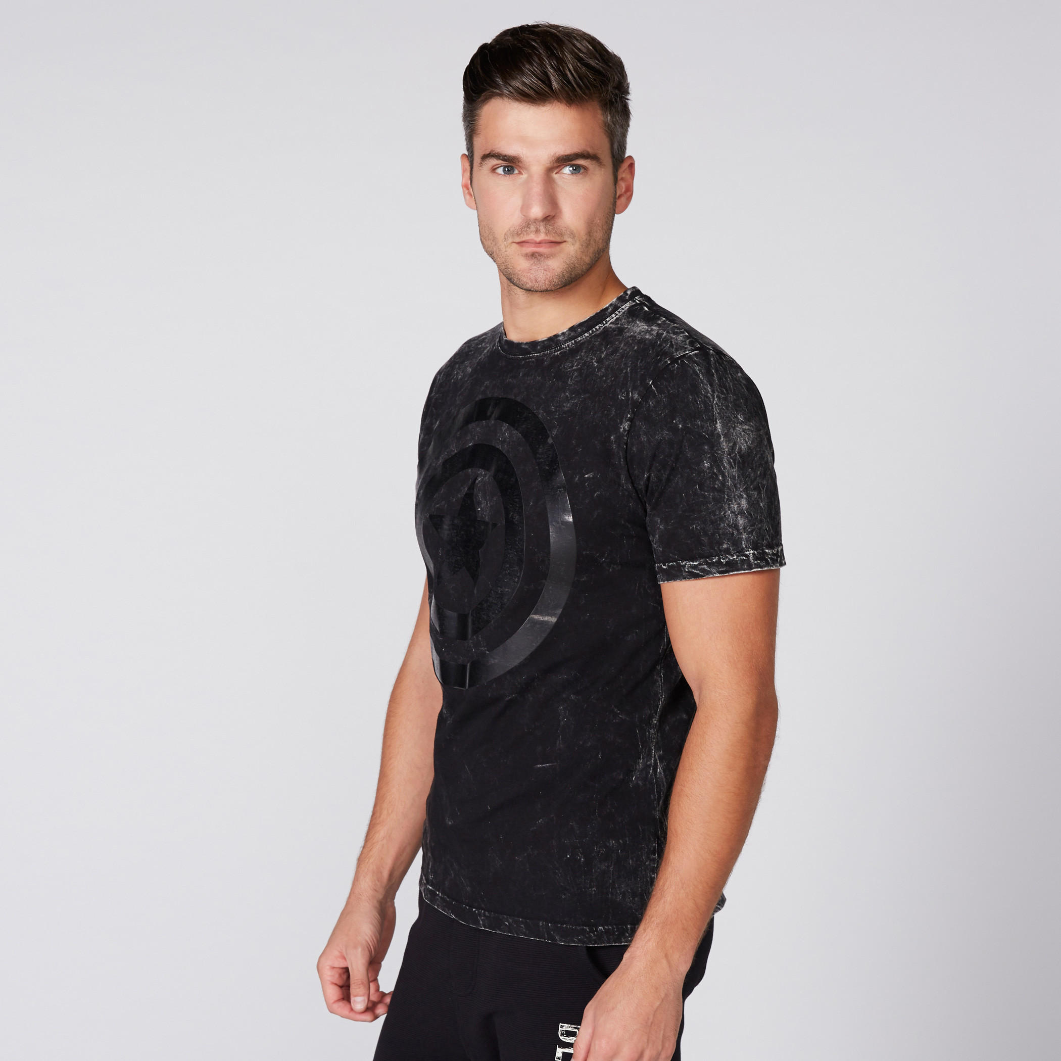 تيشيرت بياقة مستديرة وأكمام قصيرة وطبعات كابتن أمريكا-men-clothing-tshirtsandpolos-tshirts-image-3