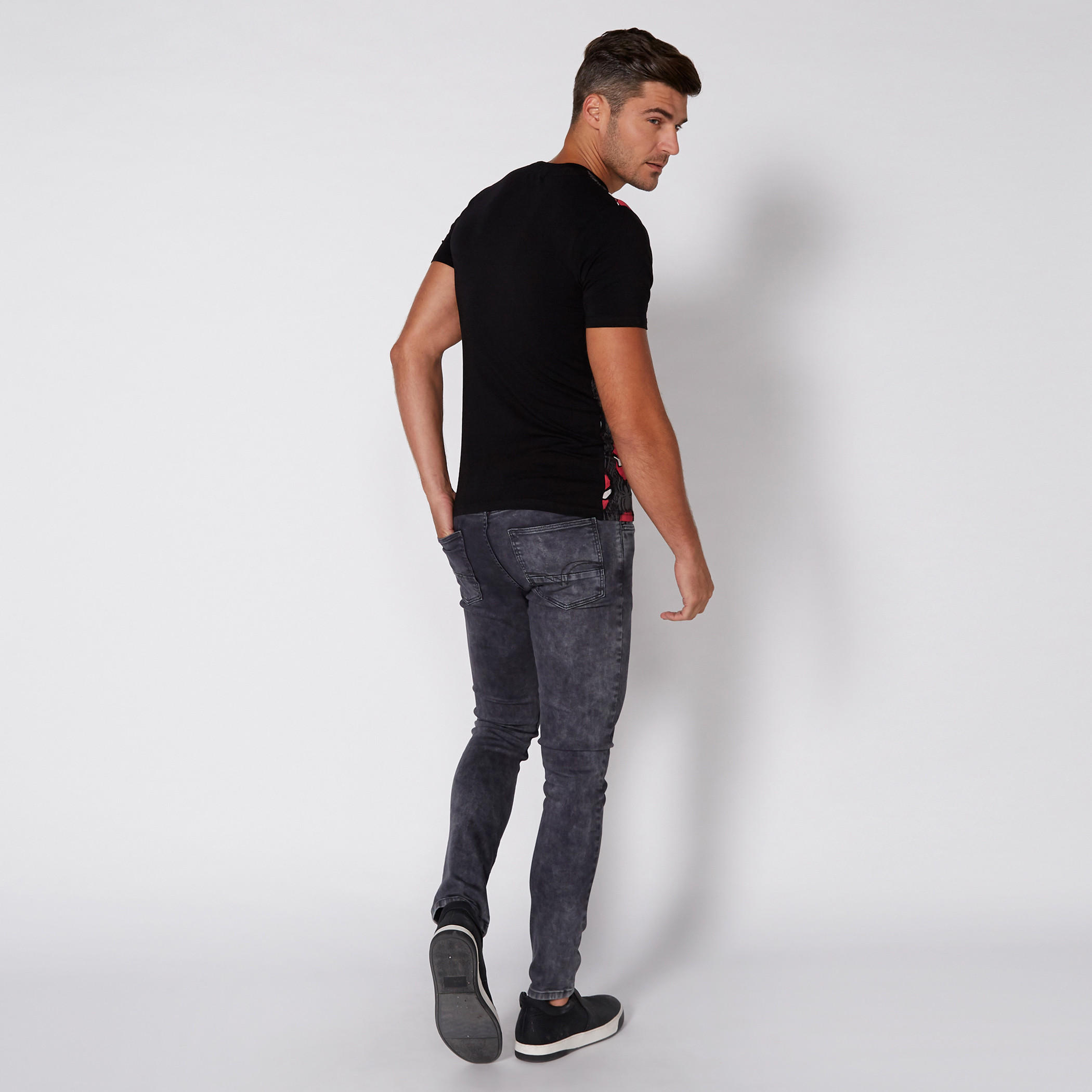 تيشيرت بياقة مستديرة وأكمام قصيرة مع طبعات سبايدر مان-men-clothing-tshirtsandpolos-tshirts-image-4