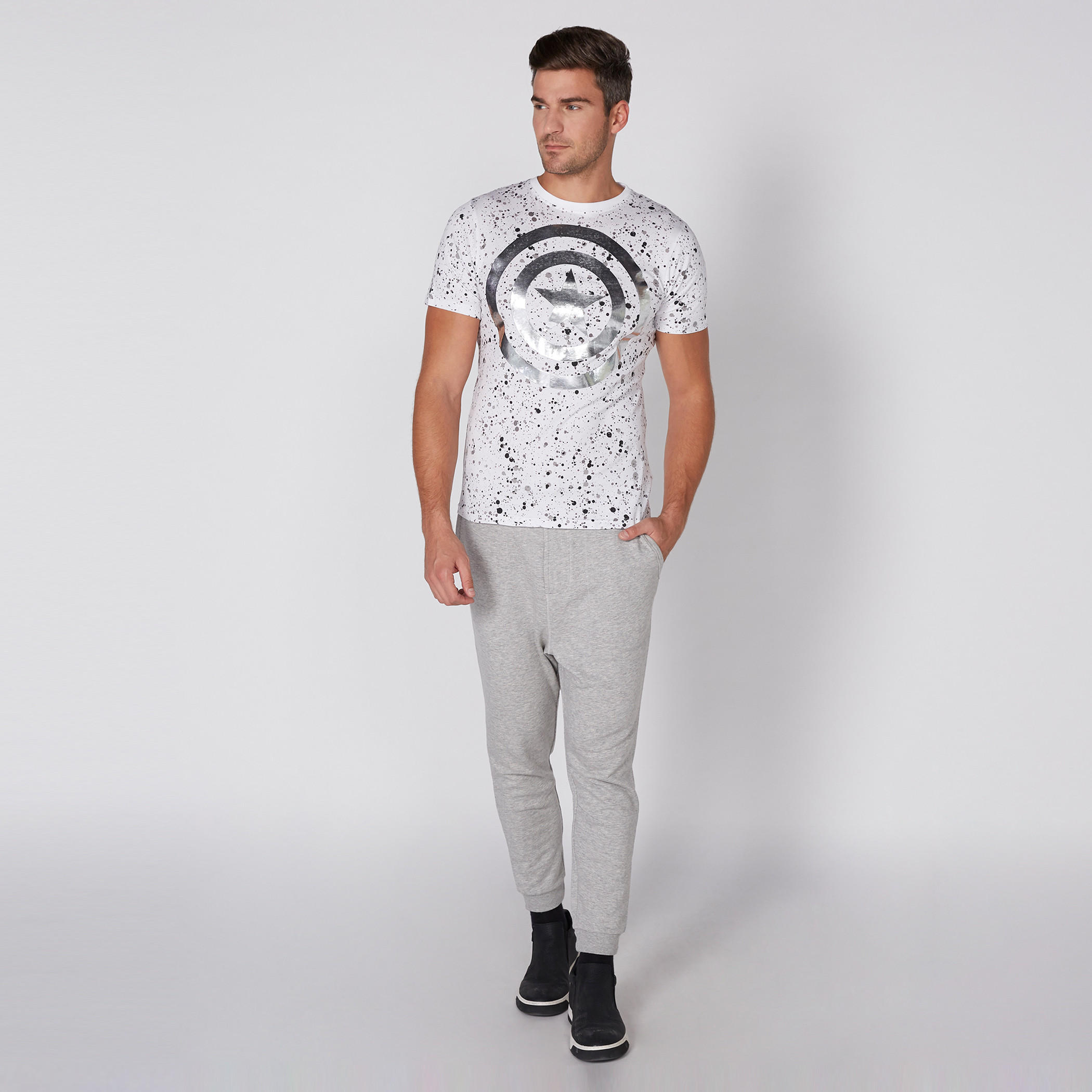 تيشيرت بياقة مستديرة وأكمام قصيرة وطبعات كابتن أمريكا-men-clothing-tshirtsandpolos-tshirts-image-2