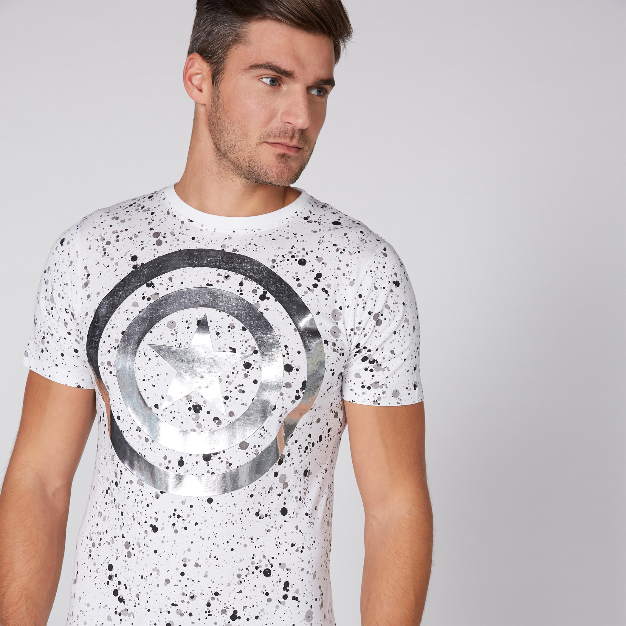 تيشيرت بياقة مستديرة وأكمام قصيرة وطبعات كابتن أمريكا-men-clothing-tshirtsandpolos-tshirts-image-3