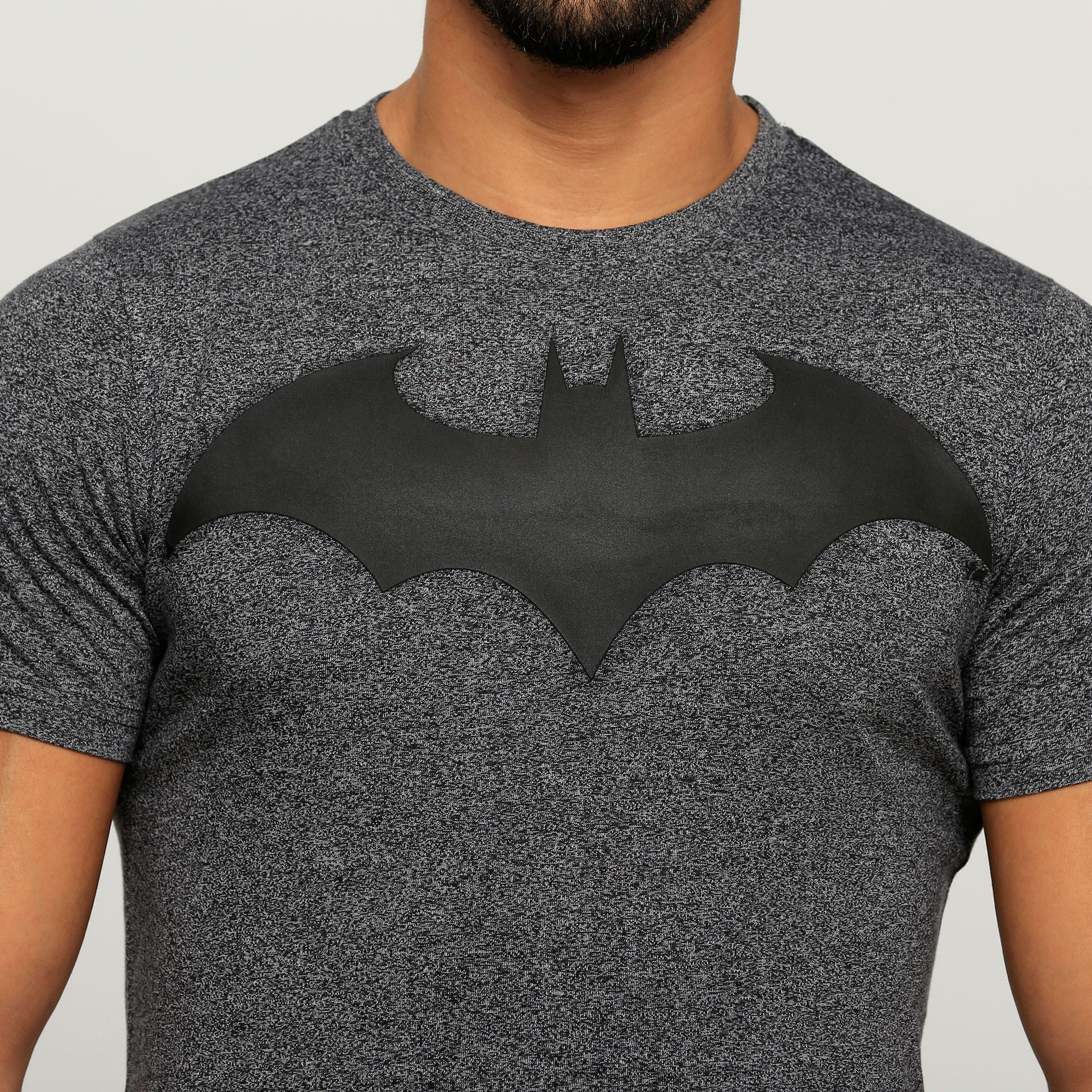 تيشيرت بأكمام قصيرة وياقة مستديرة وطبعات باتمان-men-clothing-tshirtsandpolos-tshirts-image-4