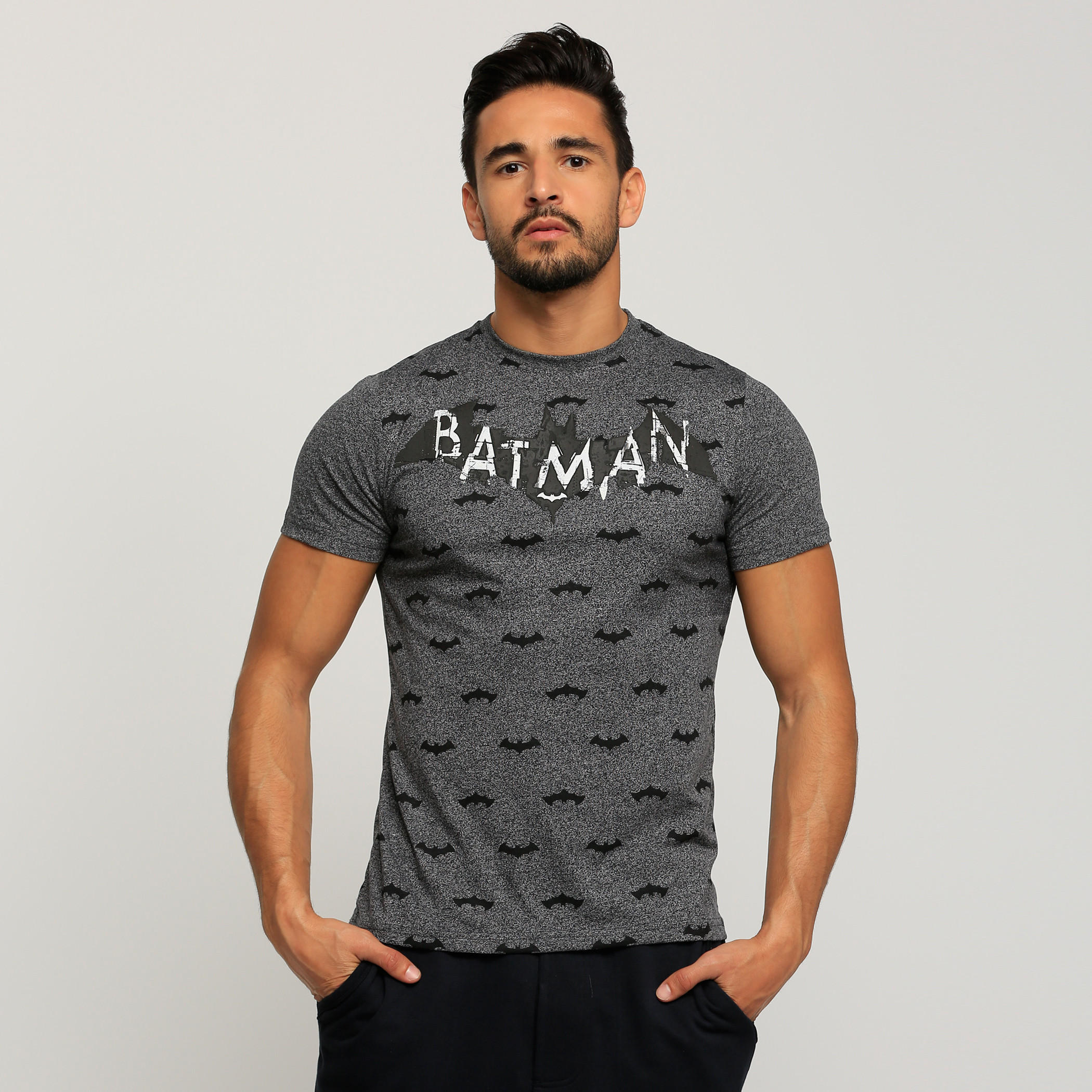تيشيرت بأكمام قصيرة وياقة مستديرة وطبعات باتمان-men-clothing-tshirtsandpolos-tshirts-image-1