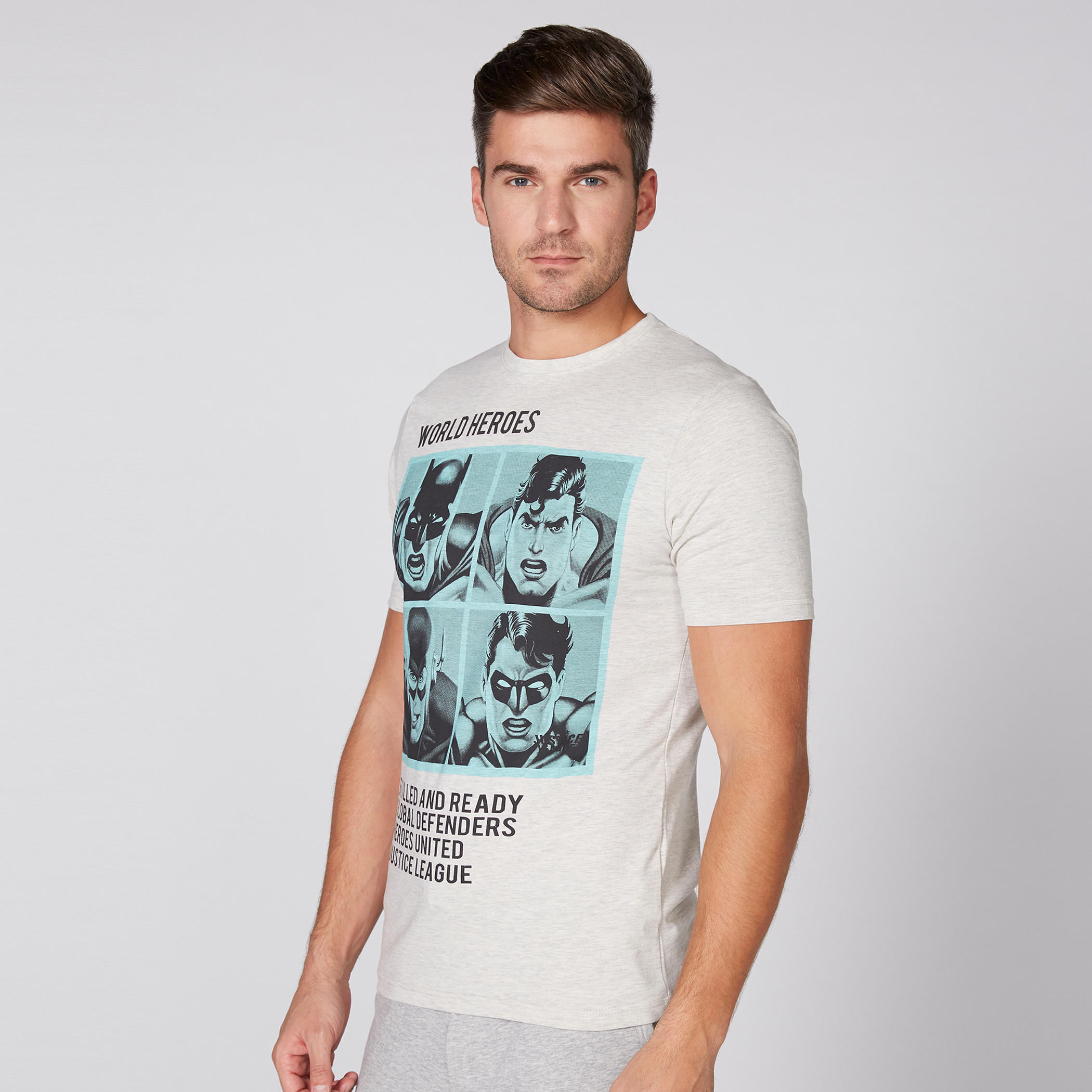 تيشيرت بياقة مستديرة وأكمام قصيرة مع طبعات سوبر هيروز-men-clothing-tshirtsandpolos-tshirts-image-1