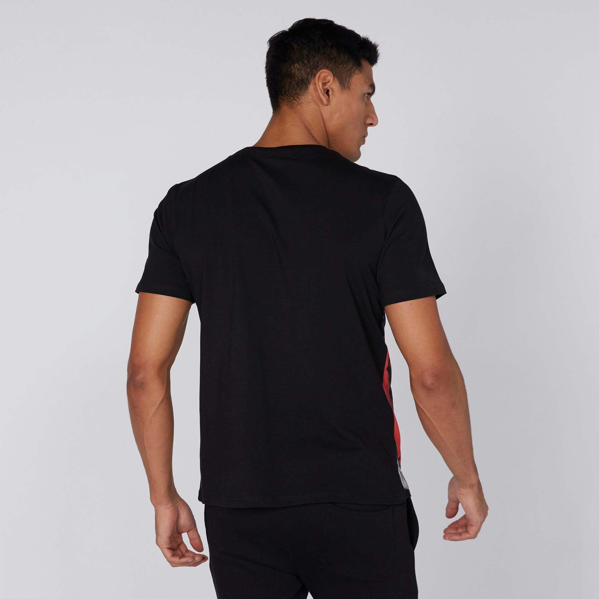 تيشيرت بأكمام قصيرة وياقة مستديرة وطبعات جوكر-men-clothing-tshirtsandpolos-tshirts-image-3