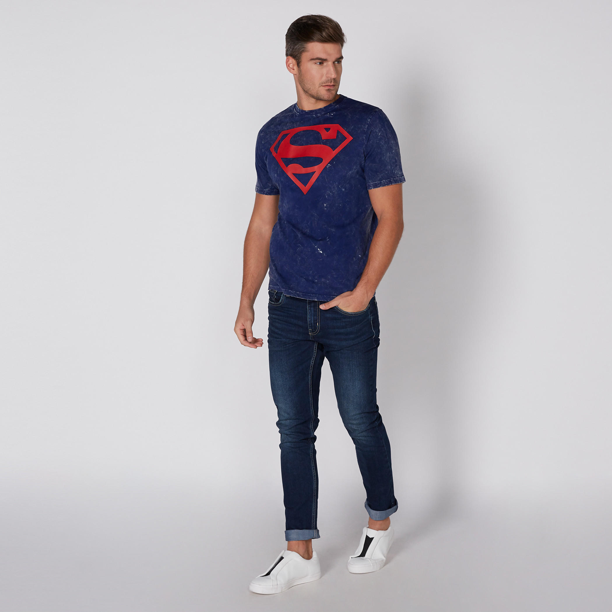 تيشيرت بياقة مستديرة وأكمام قصيرة وطبعات سوبرمان-men-clothing-tshirtsandpolos-tshirts-image-1