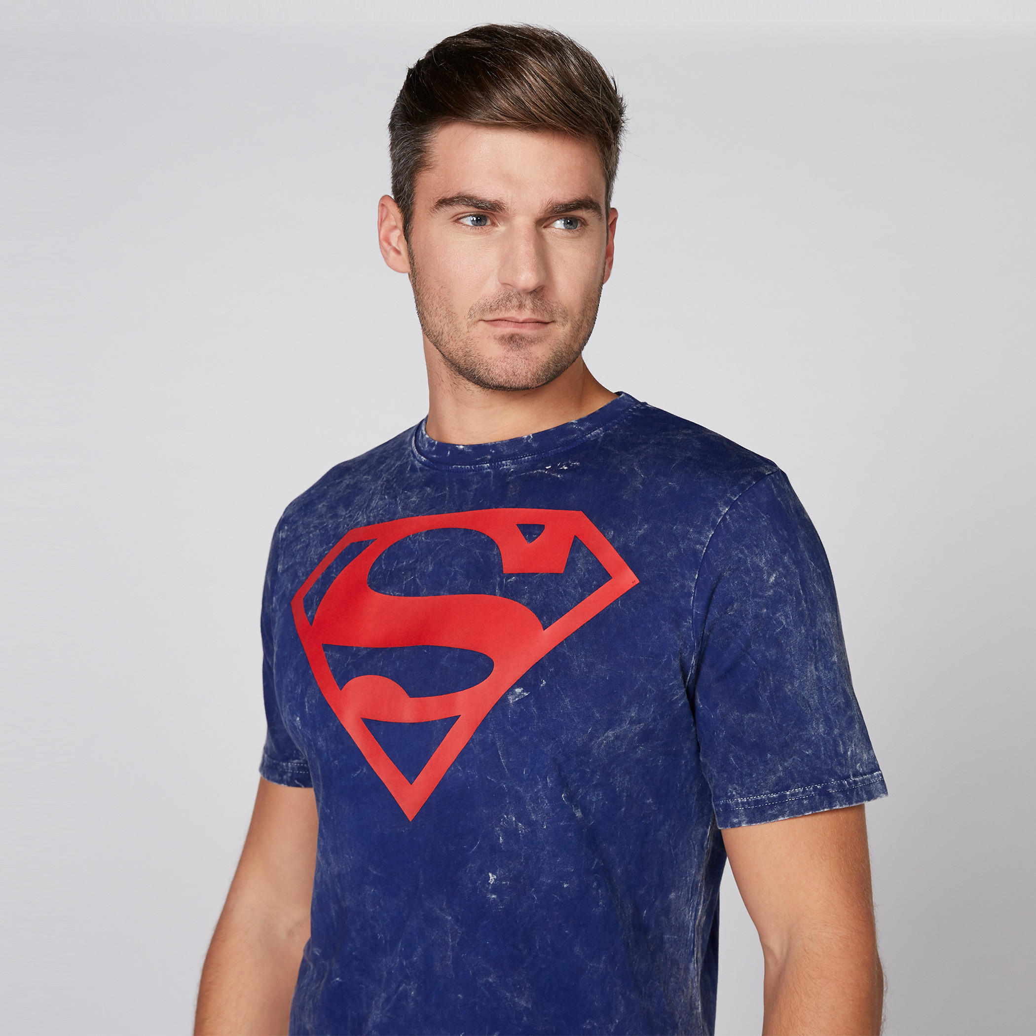 تيشيرت بياقة مستديرة وأكمام قصيرة وطبعات سوبرمان-men-clothing-tshirtsandpolos-tshirts-image-2
